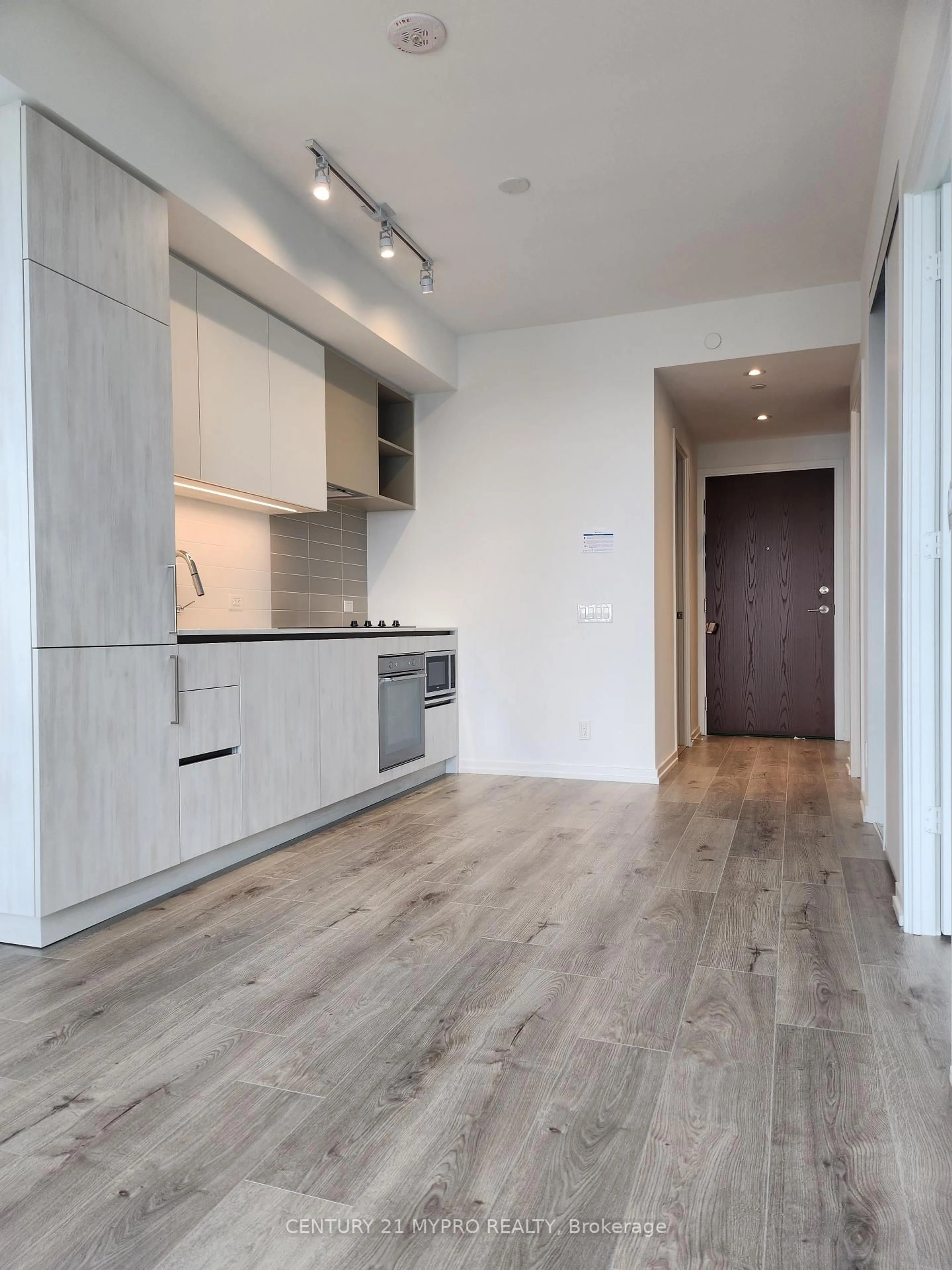 Open concept kitchen, wood/laminate floor for 1000 Portage Pkwy #4307, Vaughan Ontario L4K 0L1