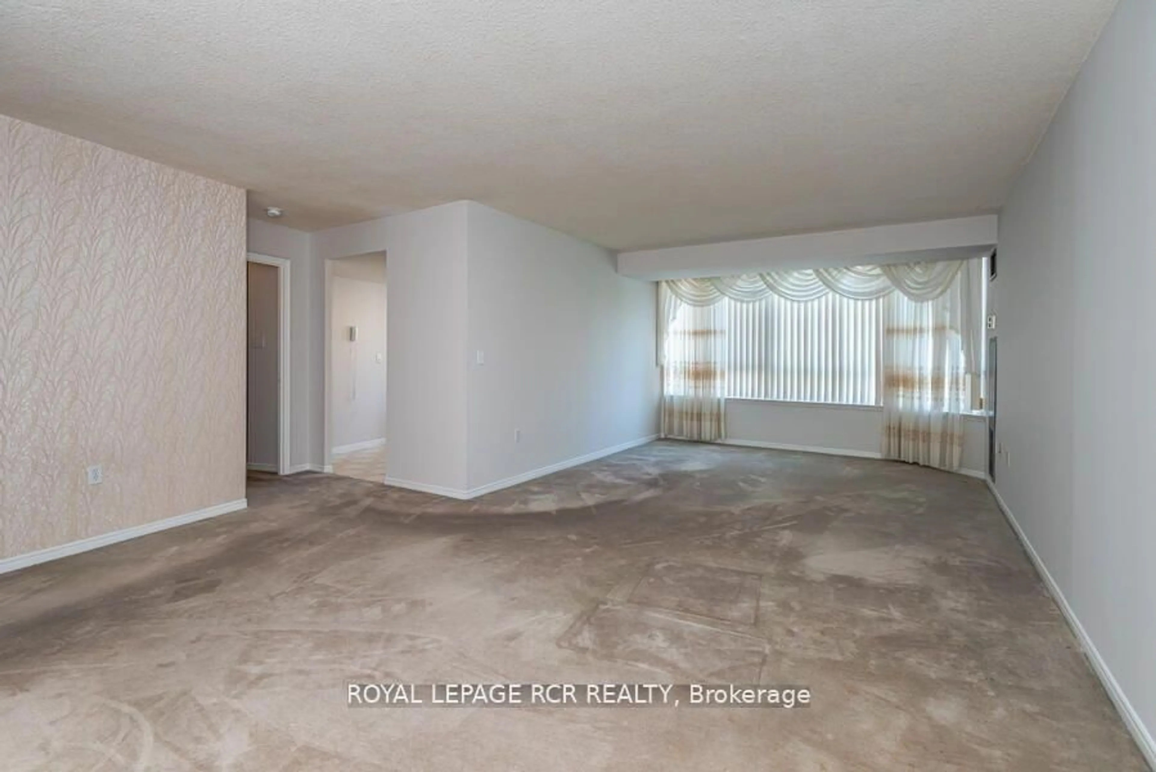 A pic of a room for 270 Davis Dr #901, Newmarket Ontario L3Y 8K2