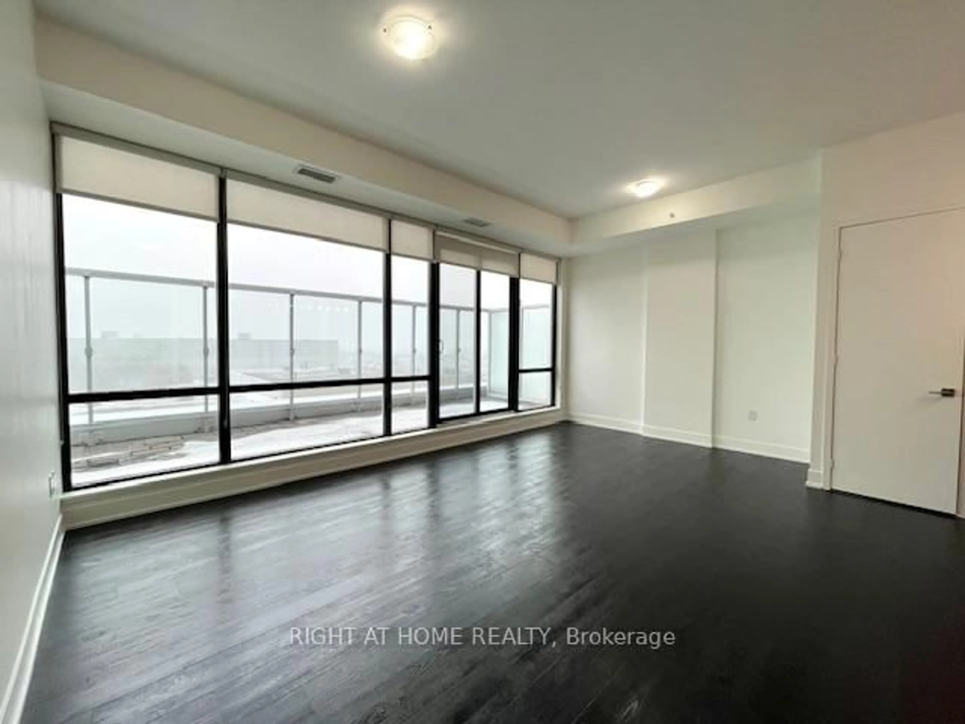 A pic of a room for 2916 Highway 7 Rd #610, Vaughan Ontario L4K 0K6