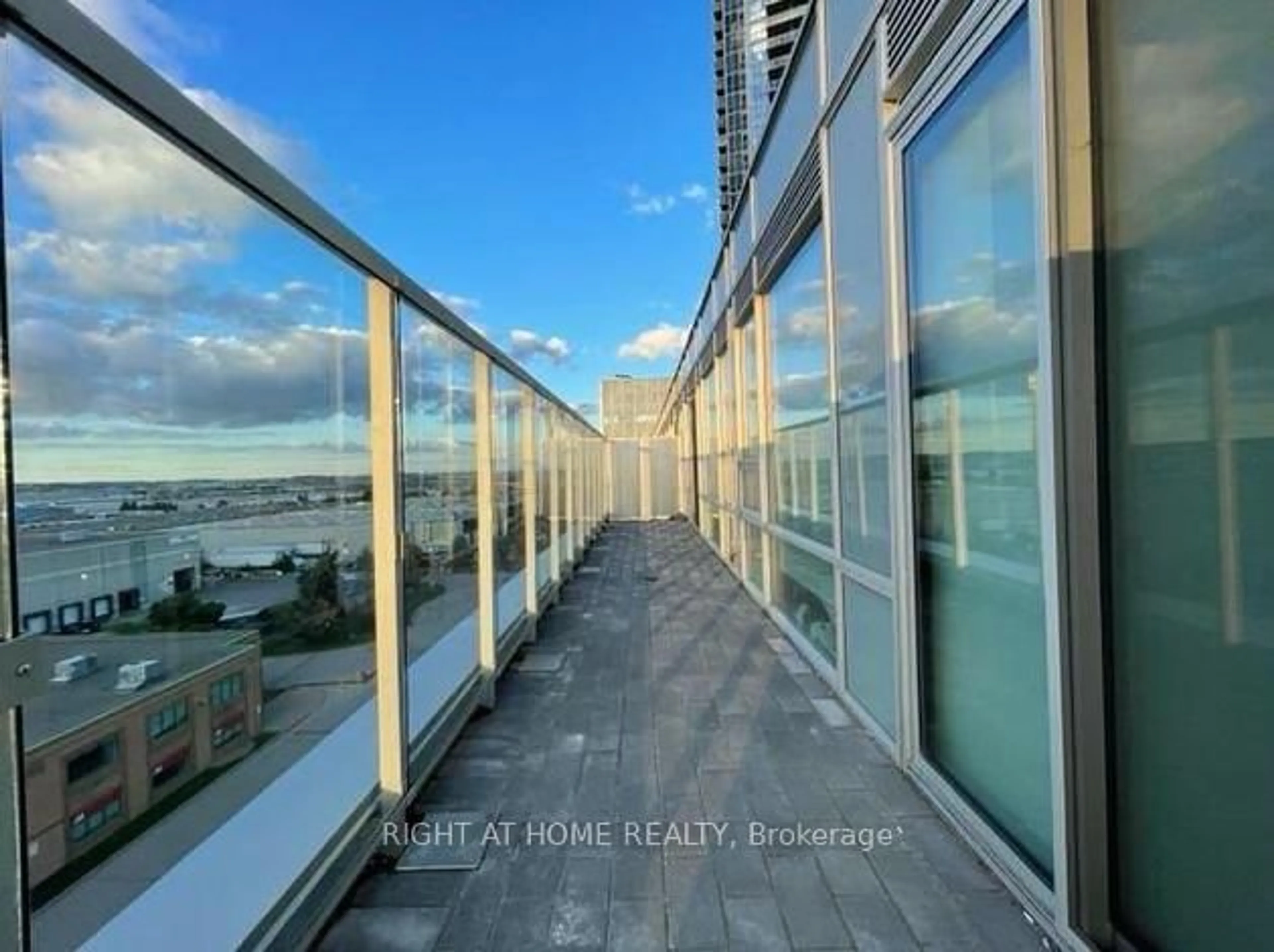 Balcony in the apartment, water/lake/river/ocean view for 2916 Highway 7 Rd #610, Vaughan Ontario L4K 0K6