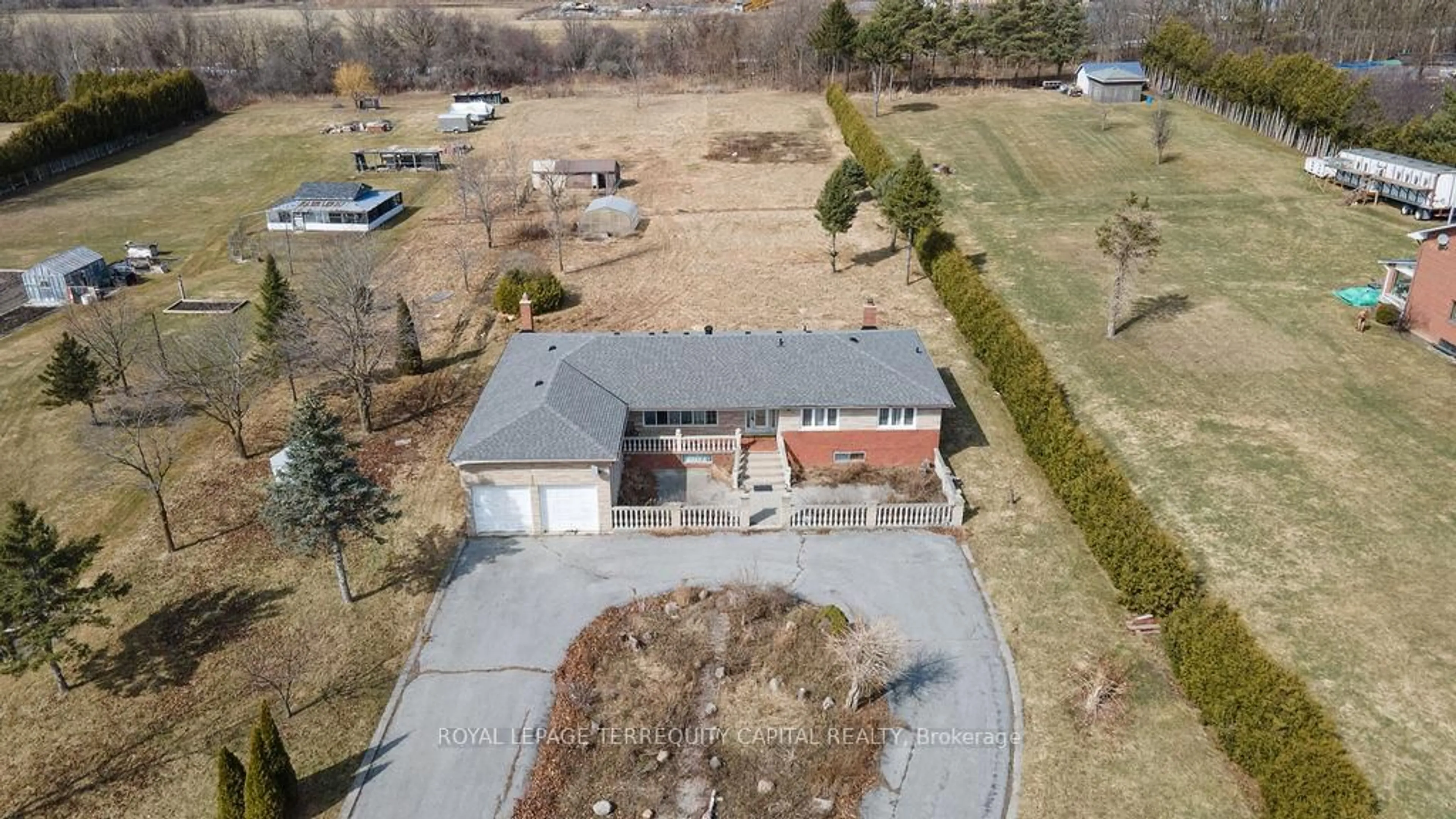 A pic from outside/outdoor area/front of a property/back of a property/a pic from drone, street for 2104 St John's Side Rd, Whitchurch-Stouffville Ontario L4A 2P3