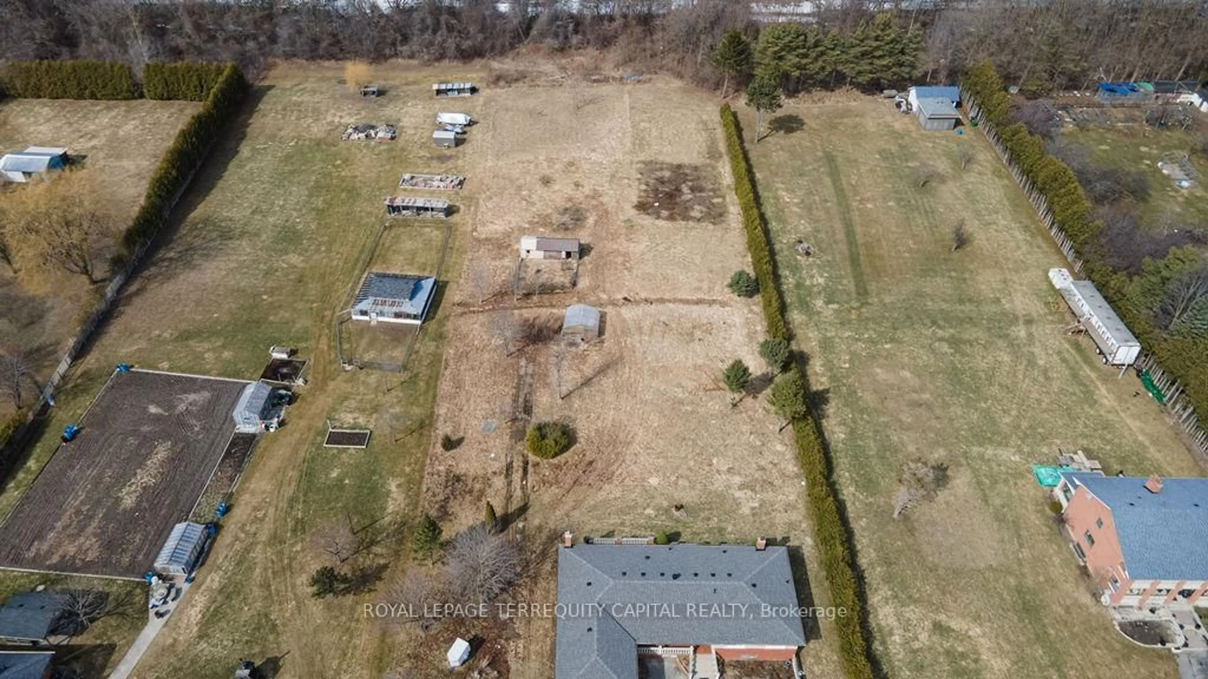 A pic from outside/outdoor area/front of a property/back of a property/a pic from drone, building for 2104 St John's Side Rd, Whitchurch-Stouffville Ontario L4A 2P3