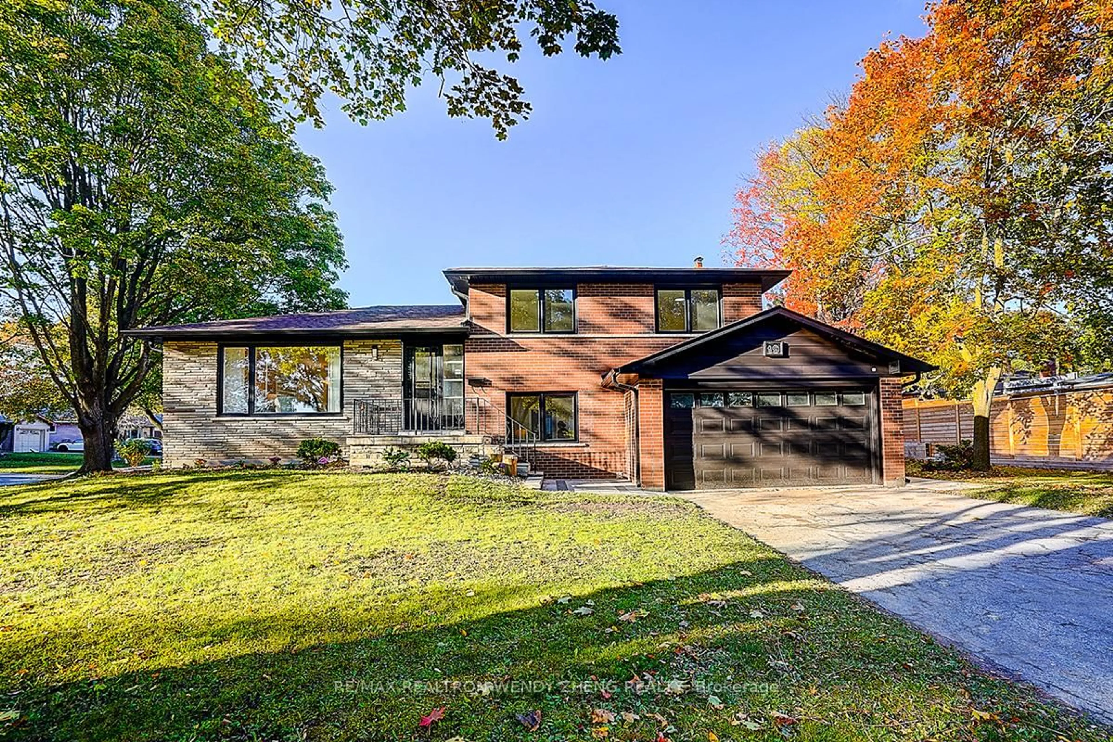 Home with brick exterior material, street for 19 Valleycrest Ave, Markham Ontario L3P 1H6