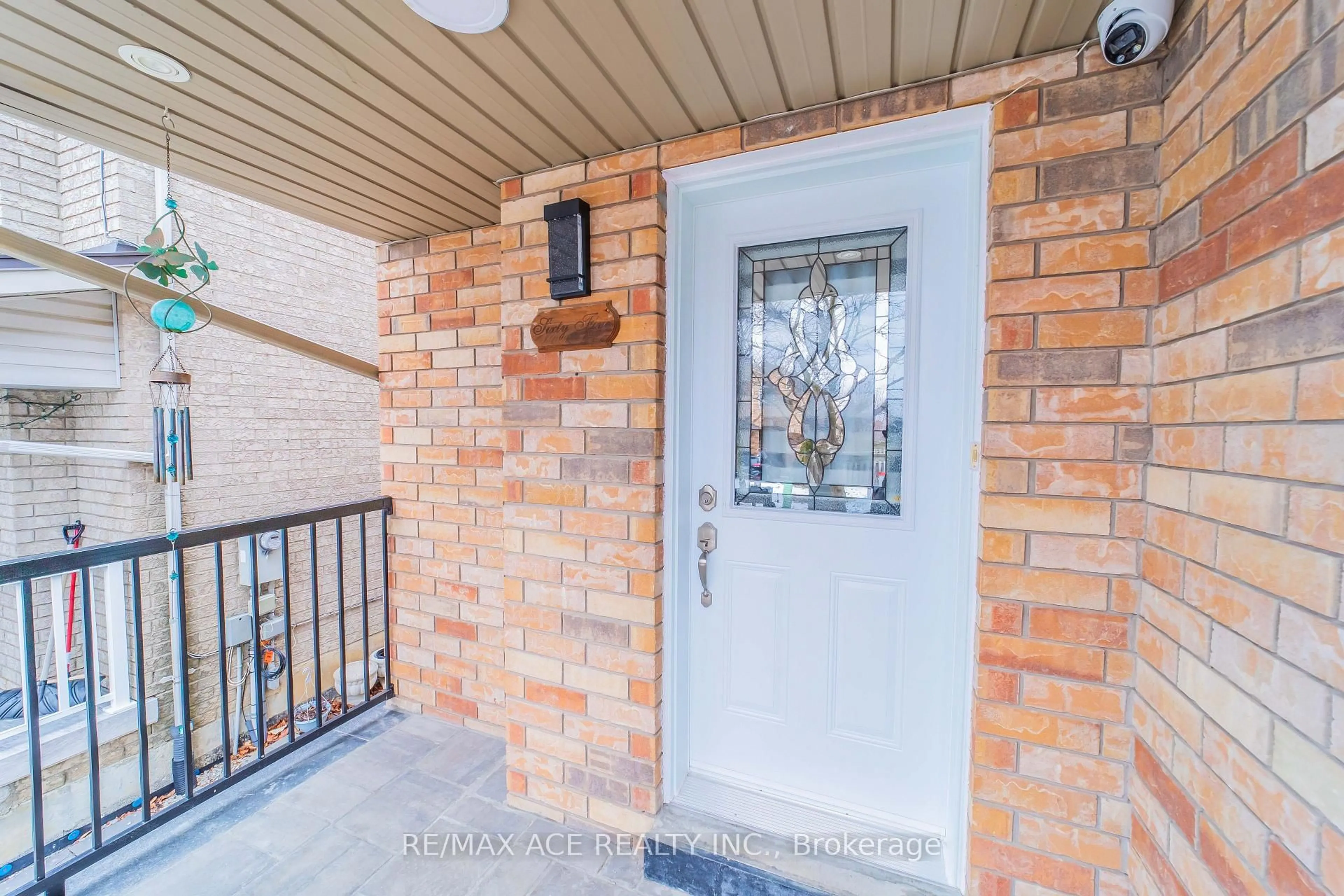 Indoor entryway for 65 Blackthorn Dr, Vaughan Ontario L6A 3N5