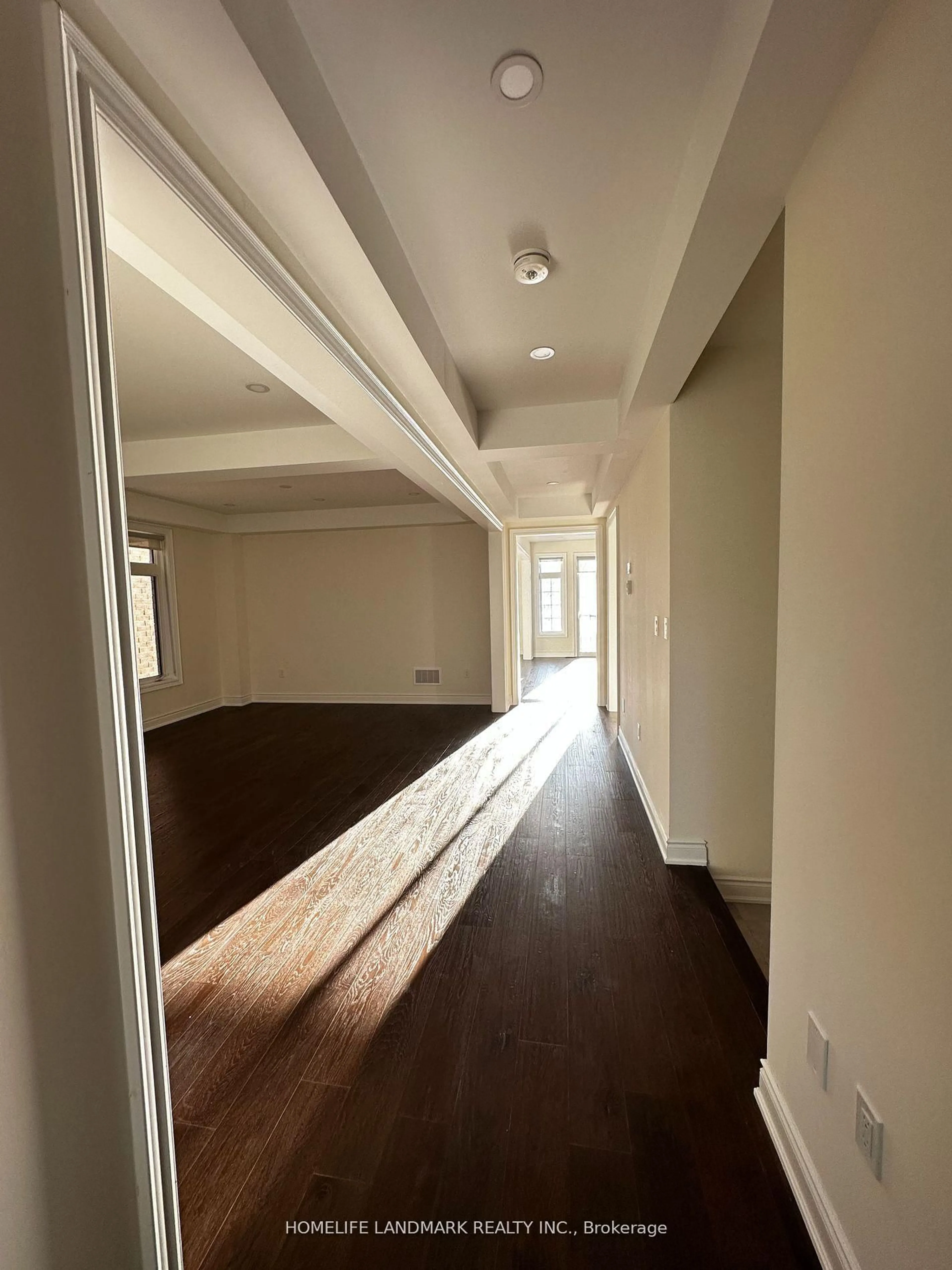 Unknown for 36 Upbound Crt, East Gwillimbury Ontario L9N 0W5