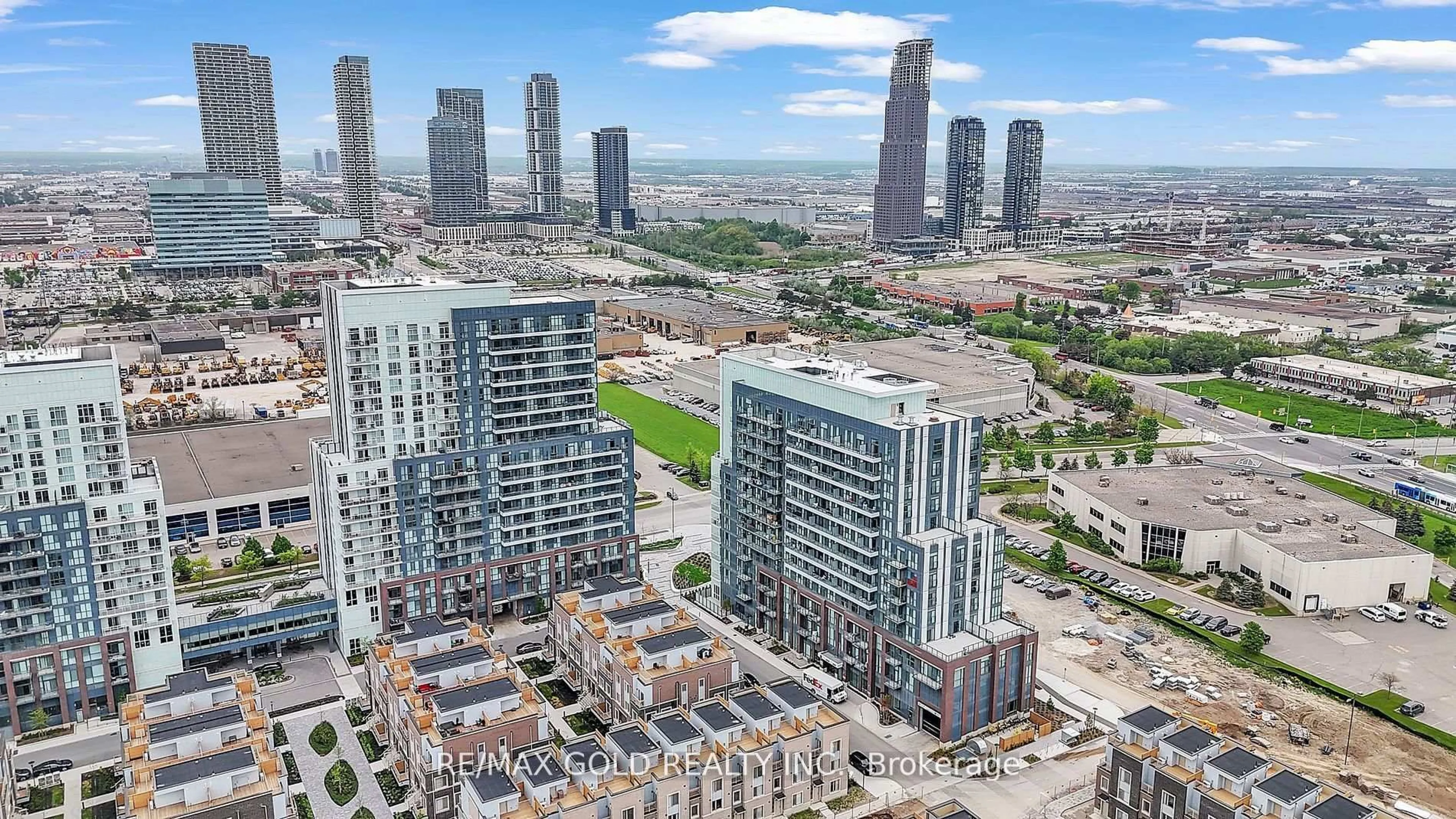 A pic from outside/outdoor area/front of a property/back of a property/a pic from drone, city buildings view from balcony for 60 Honeycrisp Cres #1116, Vaughan Ontario L4K 0N5