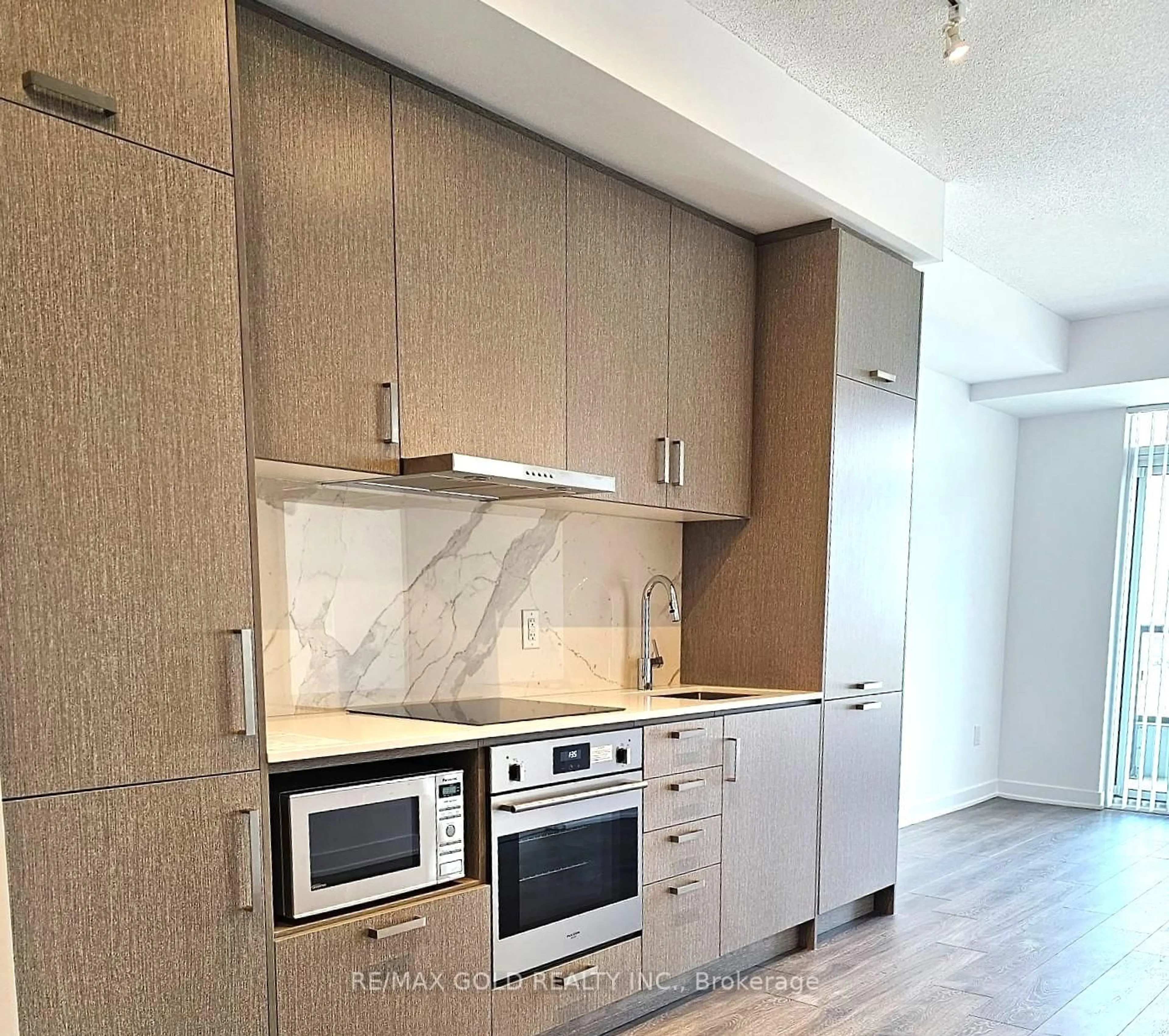 Standard kitchen, wood/laminate floor for 60 Honeycrisp Cres #1116, Vaughan Ontario L4K 0N5
