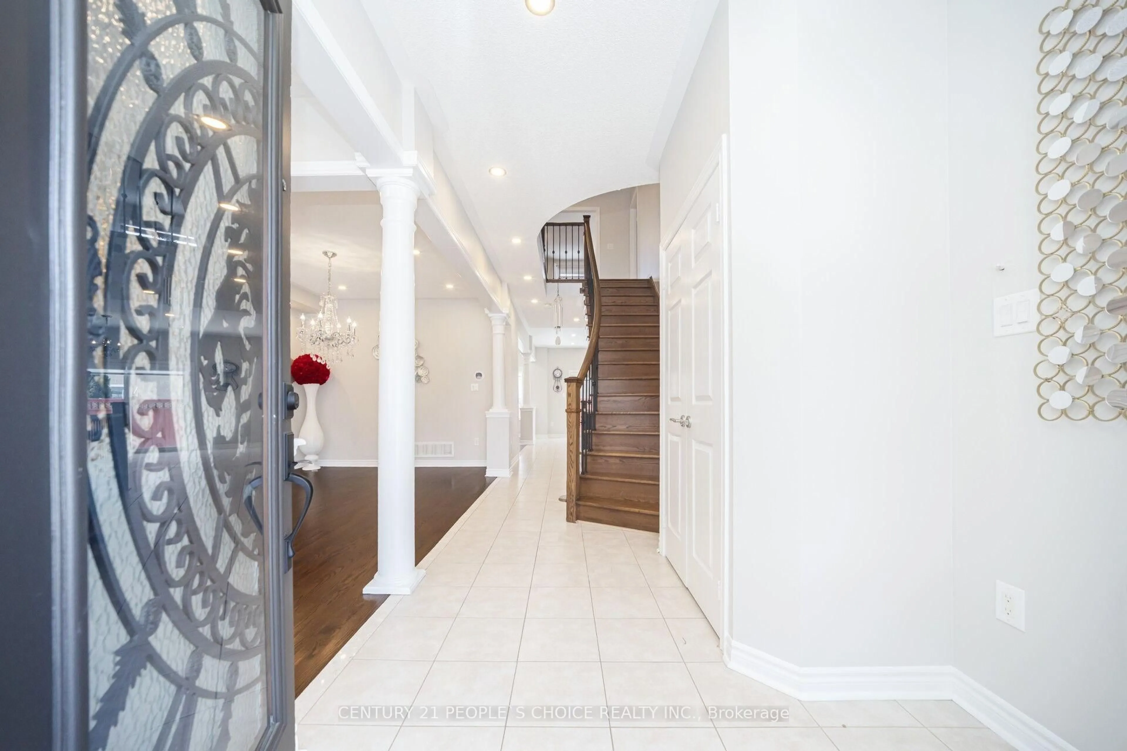 Indoor entryway for 263 Vellore Ave, Vaughan Ontario L4H 3J1