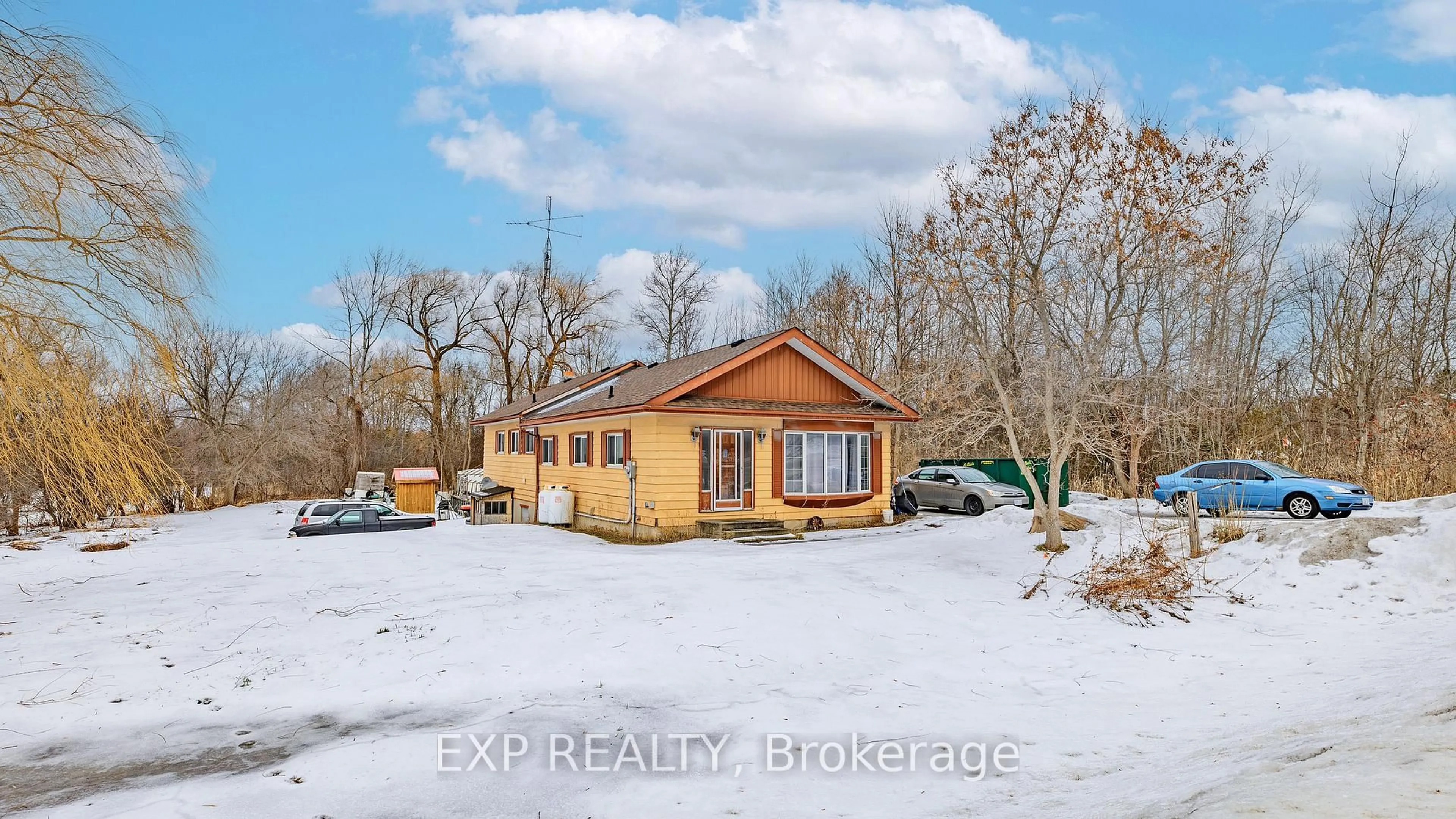 A pic from outside/outdoor area/front of a property/back of a property/a pic from drone, street for 3160 Ravenshoe Rd, Georgina Ontario L9P 1R2