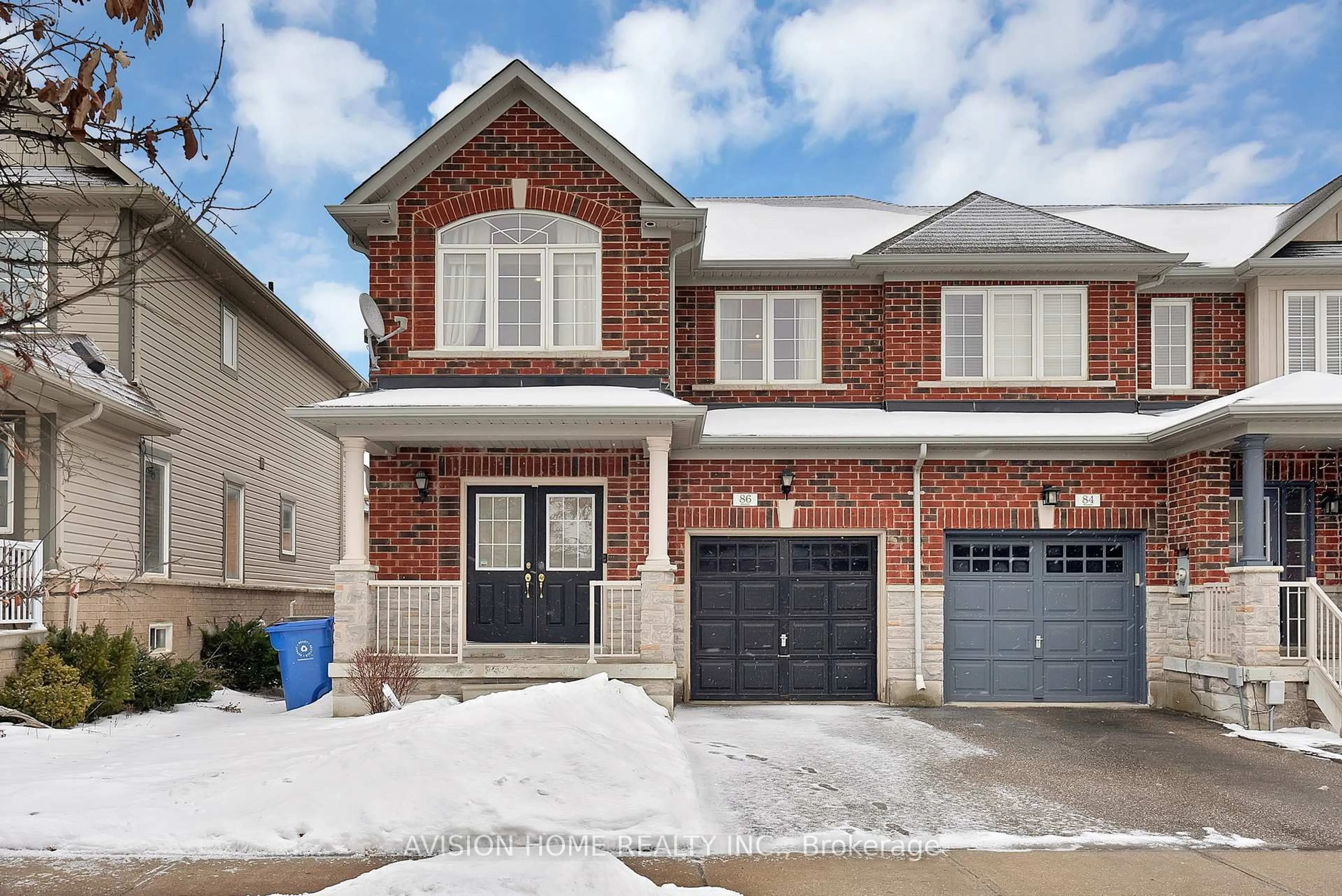 Home with brick exterior material, street for 86 Northway Ave, Whitchurch-Stouffville Ontario L4A 0T7