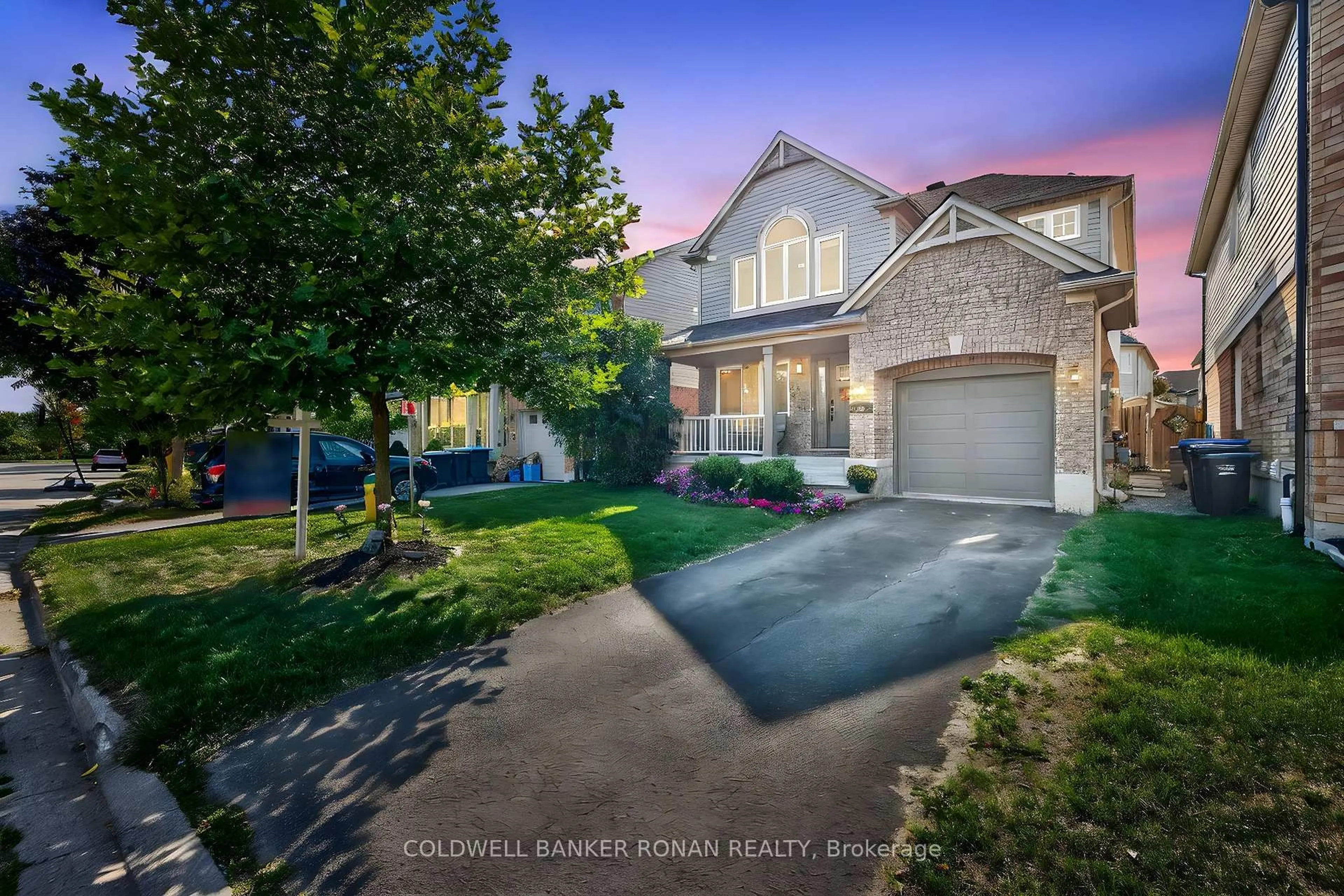 A pic from outside/outdoor area/front of a property/back of a property/a pic from drone, street for 22 Callander Cres, New Tecumseth Ontario L9R 0B4