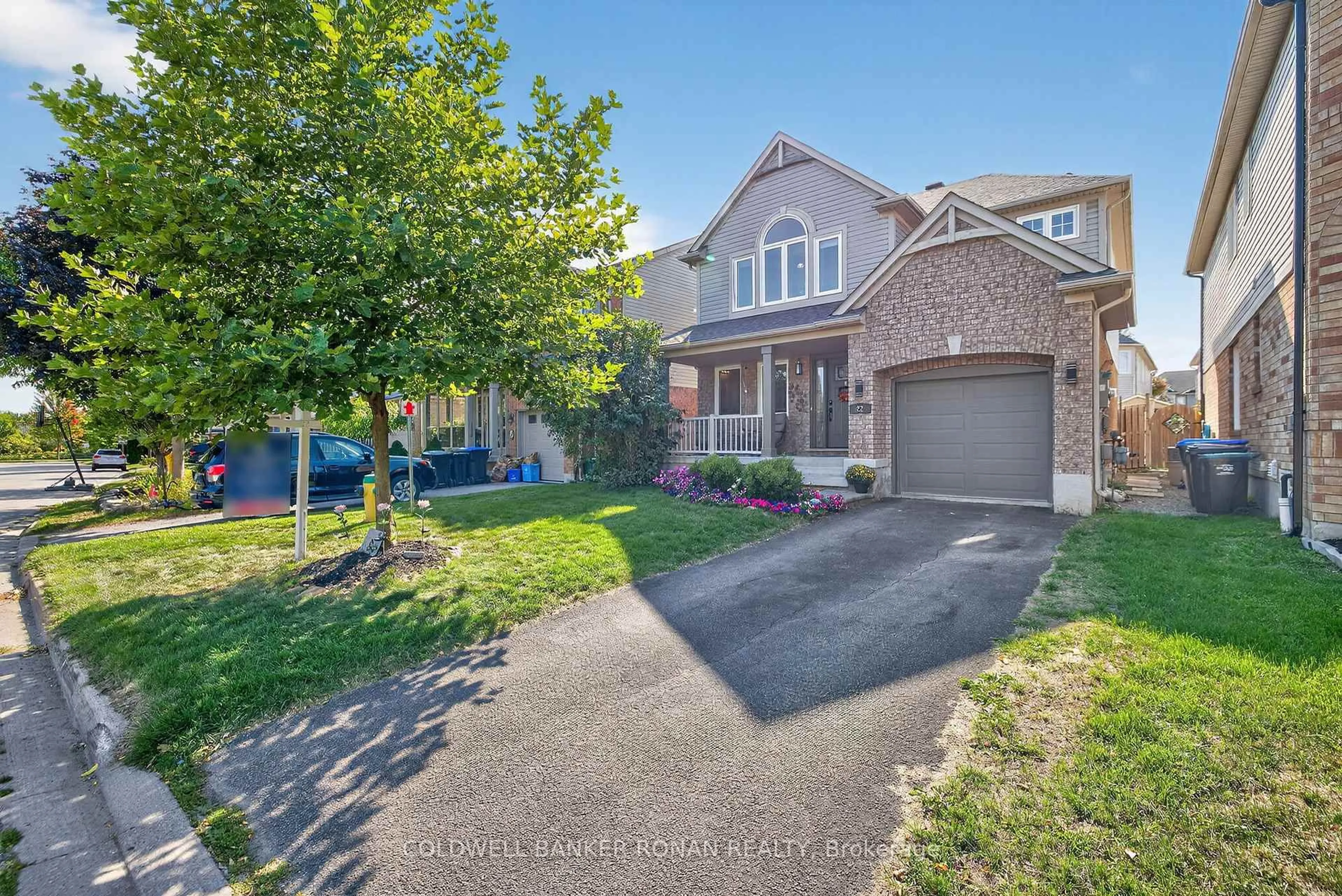 A pic from outside/outdoor area/front of a property/back of a property/a pic from drone, street for 22 Callander Cres, New Tecumseth Ontario L9R 0B4