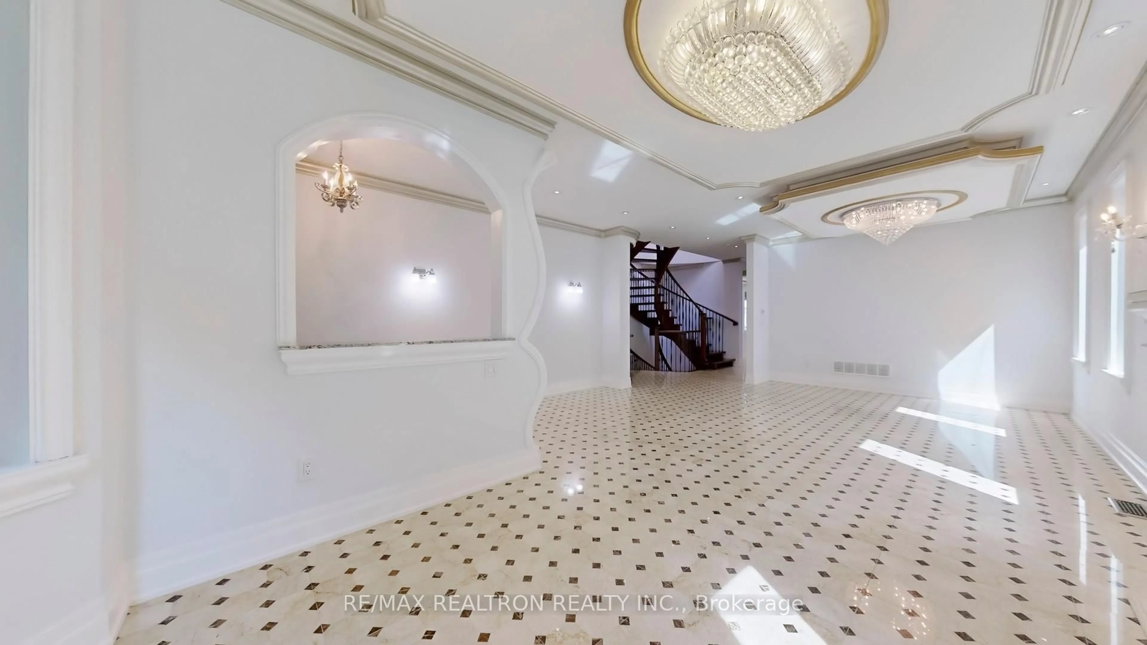 Lobby for 58 Highland Park Blvd, Markham Ontario L3T 1B3