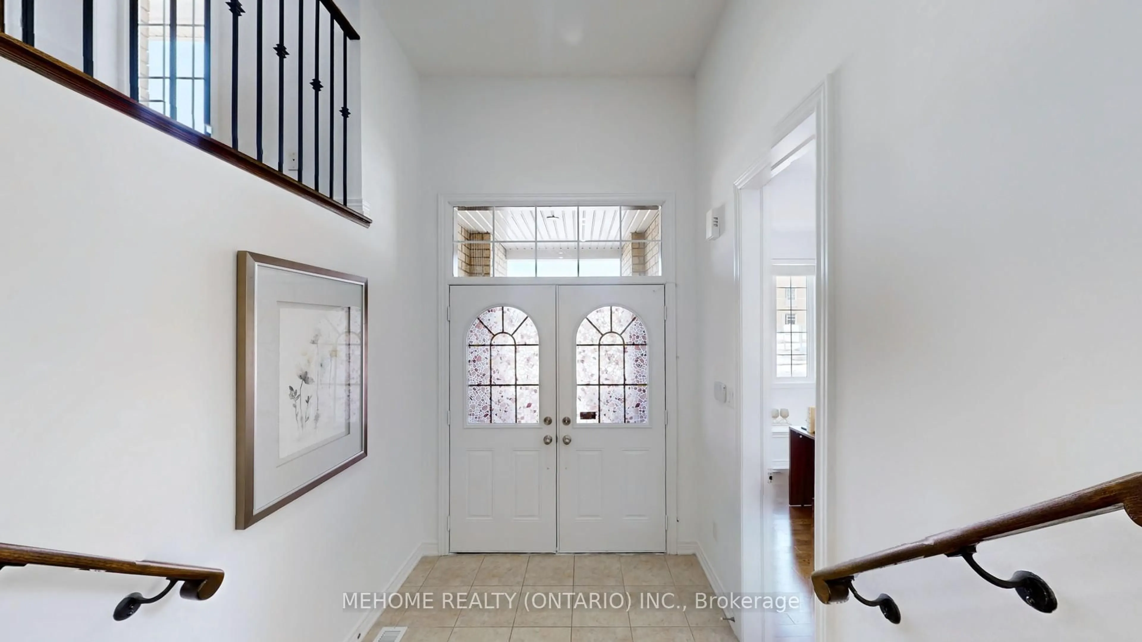 Indoor entryway for 247 Selwyn Rd, Richmond Hill Ontario L4E 0R4