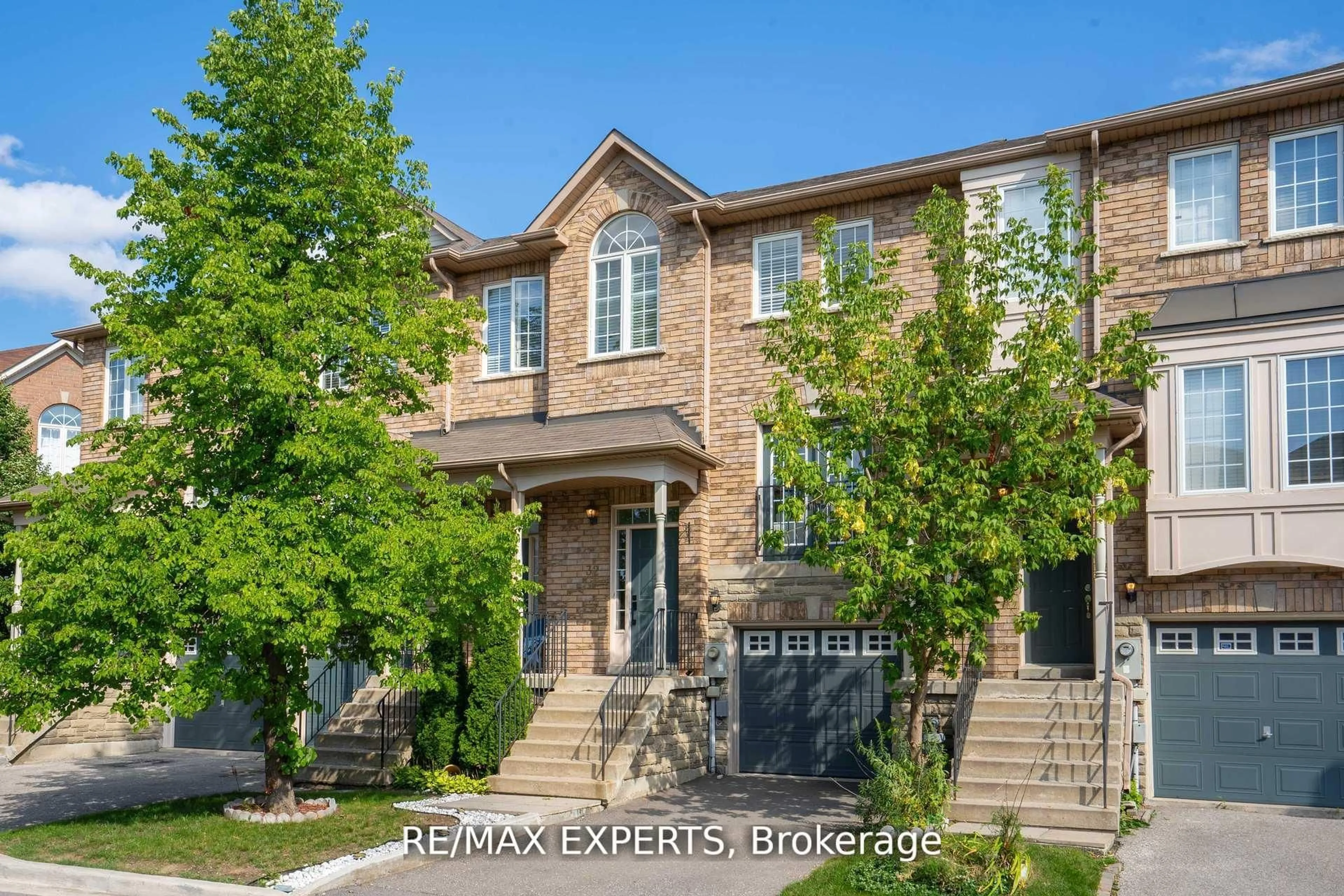 Home with brick exterior material, street for 19 Foxchase Ave #32, Vaughan Ontario L4L 9M9