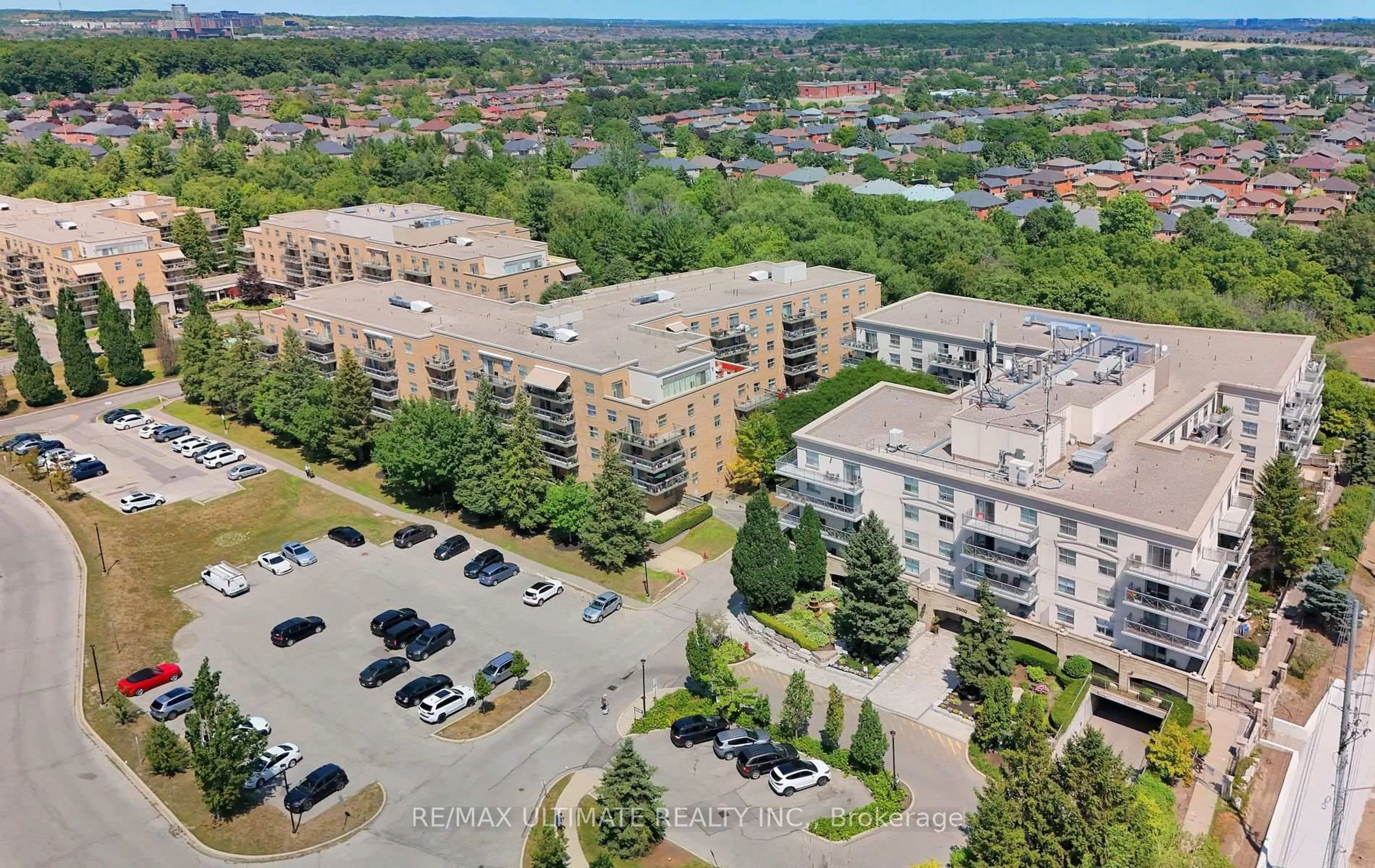 A pic from outside/outdoor area/front of a property/back of a property/a pic from drone, city buildings view from balcony for 2500 Rutherford Rd #307, Vaughan Ontario L4K 5N7