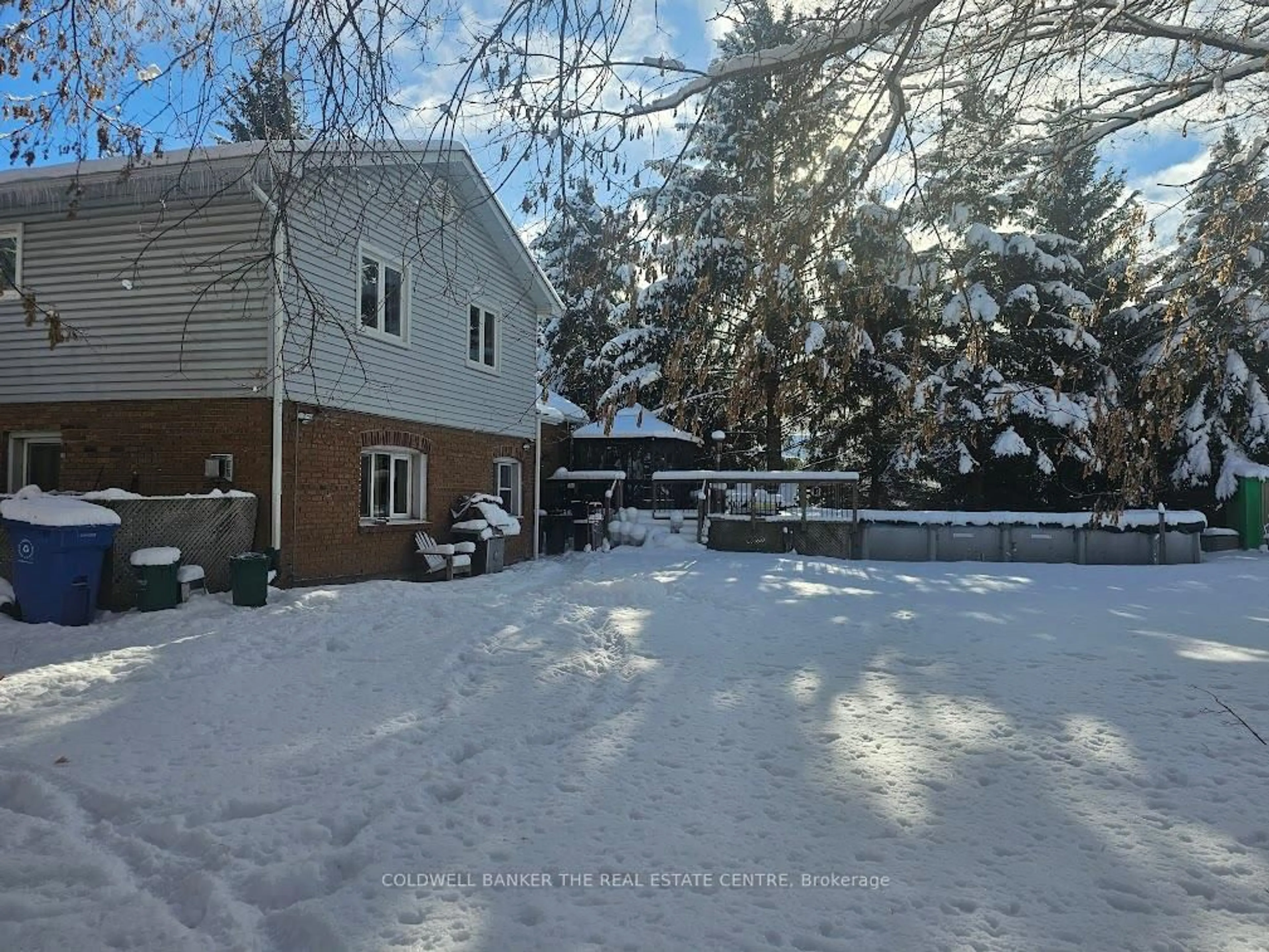 A pic from outside/outdoor area/front of a property/back of a property/a pic from drone, street for 158 Samuel Lount Rd, East Gwillimbury Ontario L9N 1K3
