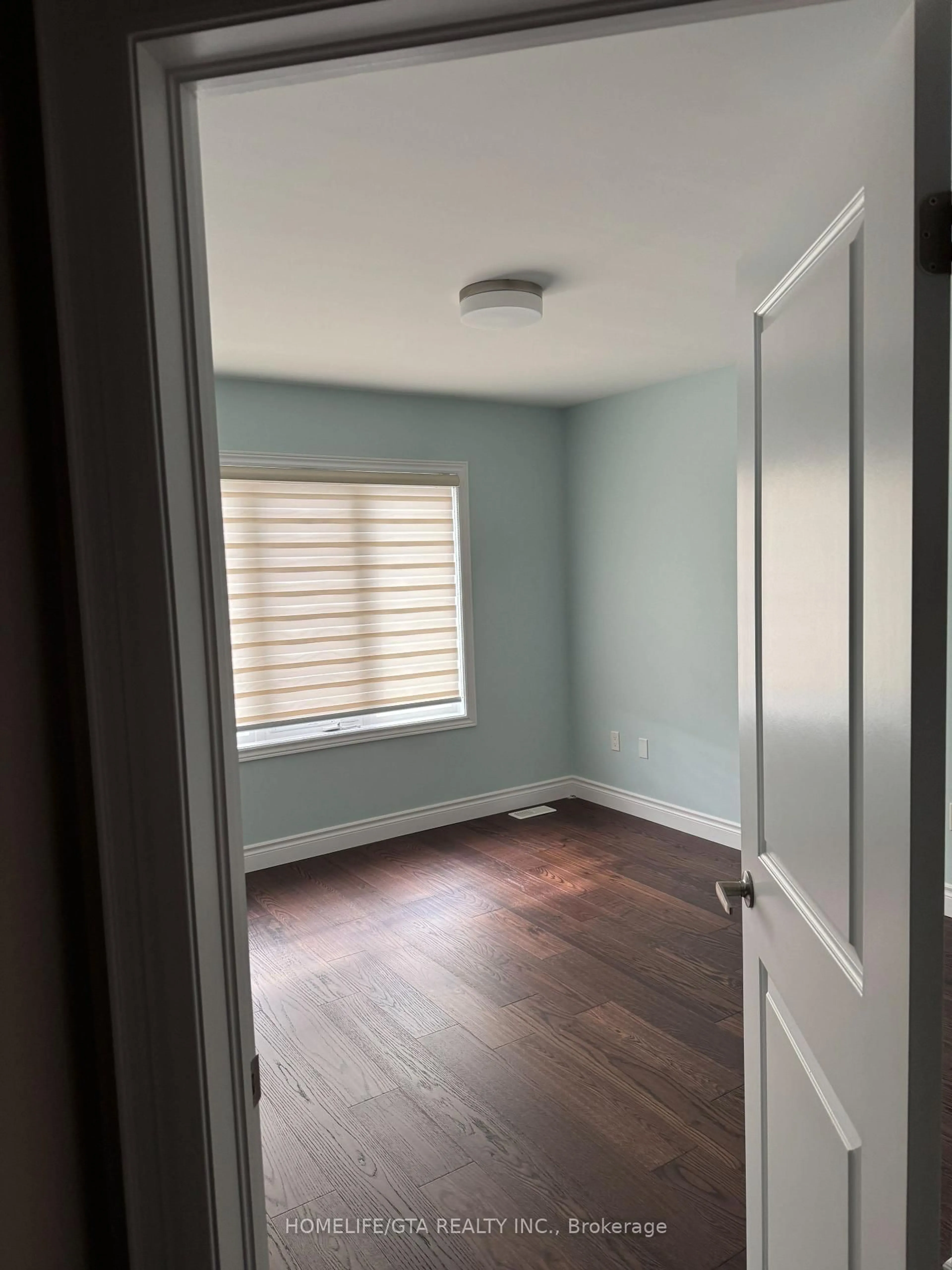 A pic of a room for 1967 Mcniel St, Innisfil Ontario L9S 0N8