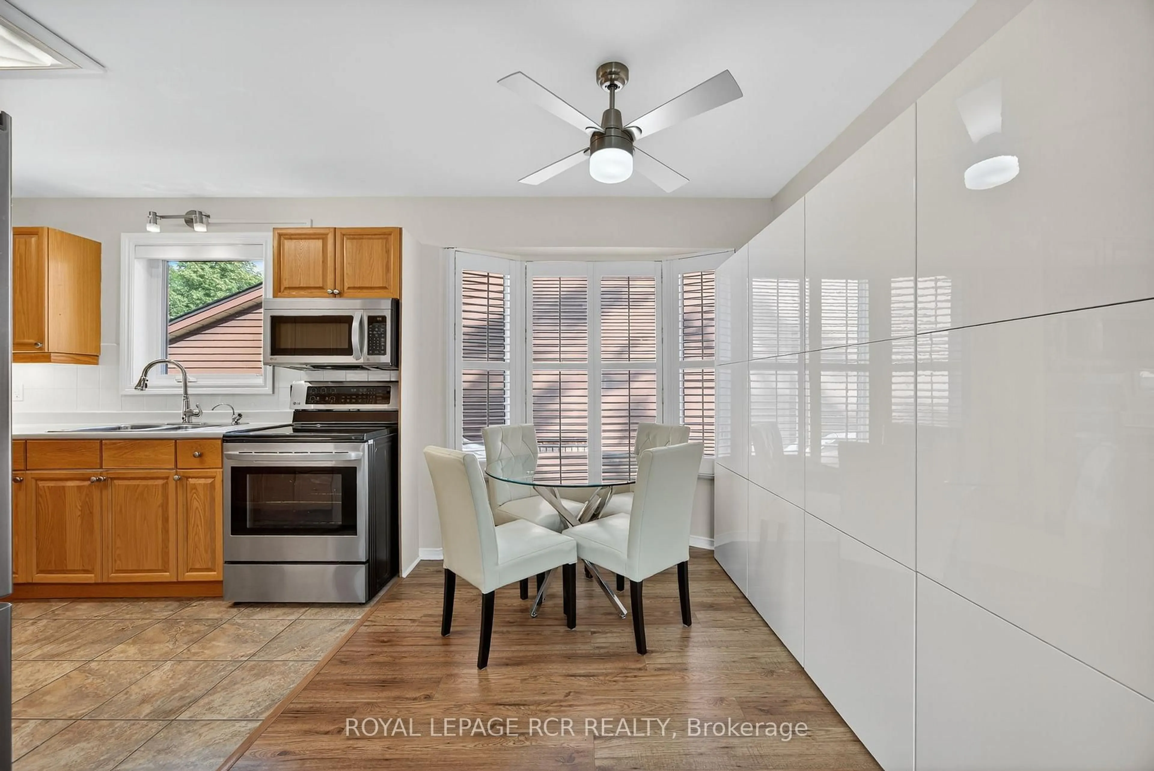 Open concept kitchen, unknown for 108 Green Briar Rd, New Tecumseth Ontario L9R 1R4