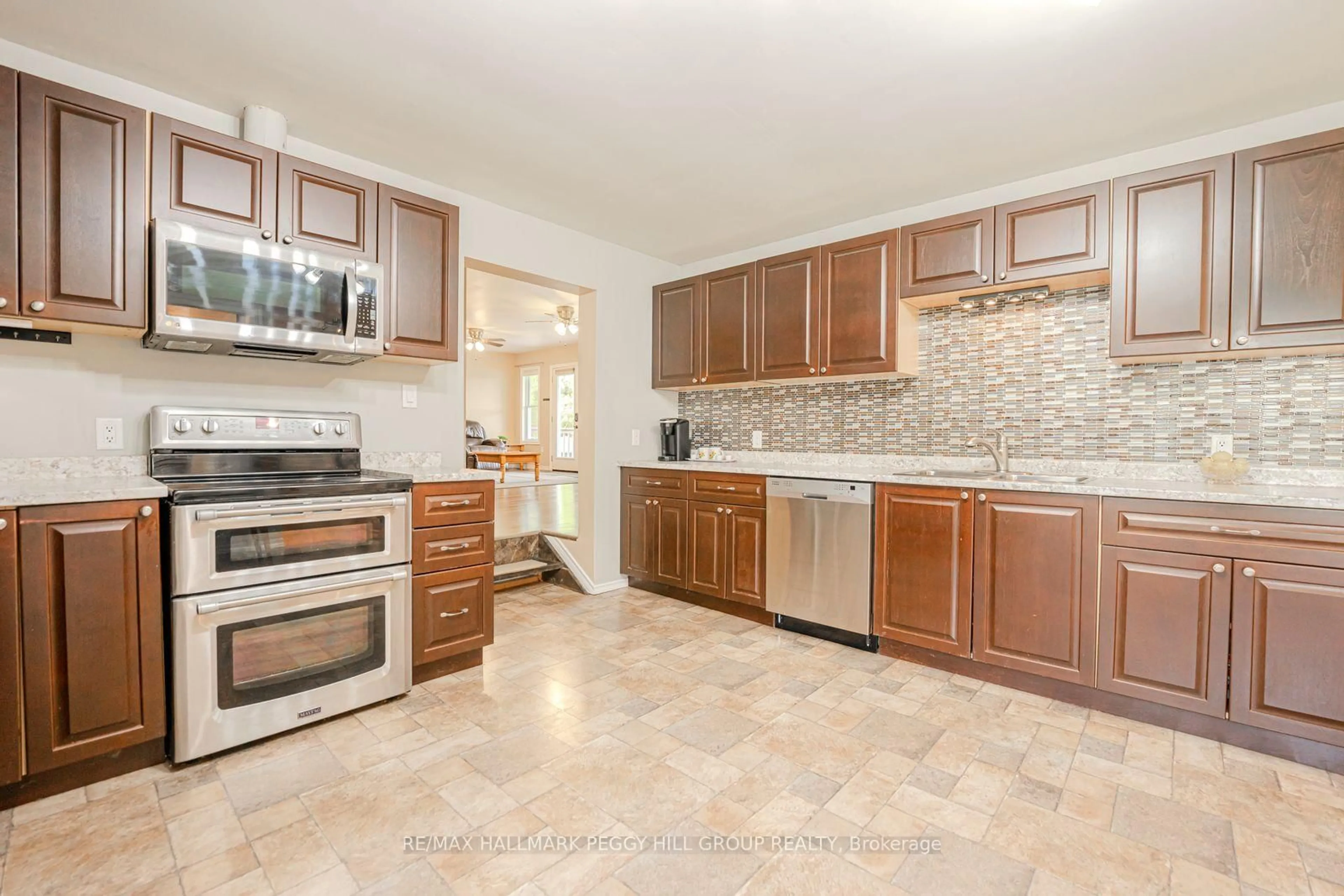Standard kitchen, ceramic/tile floor for 8747 10th Line, Essa Ontario L4M 4S4
