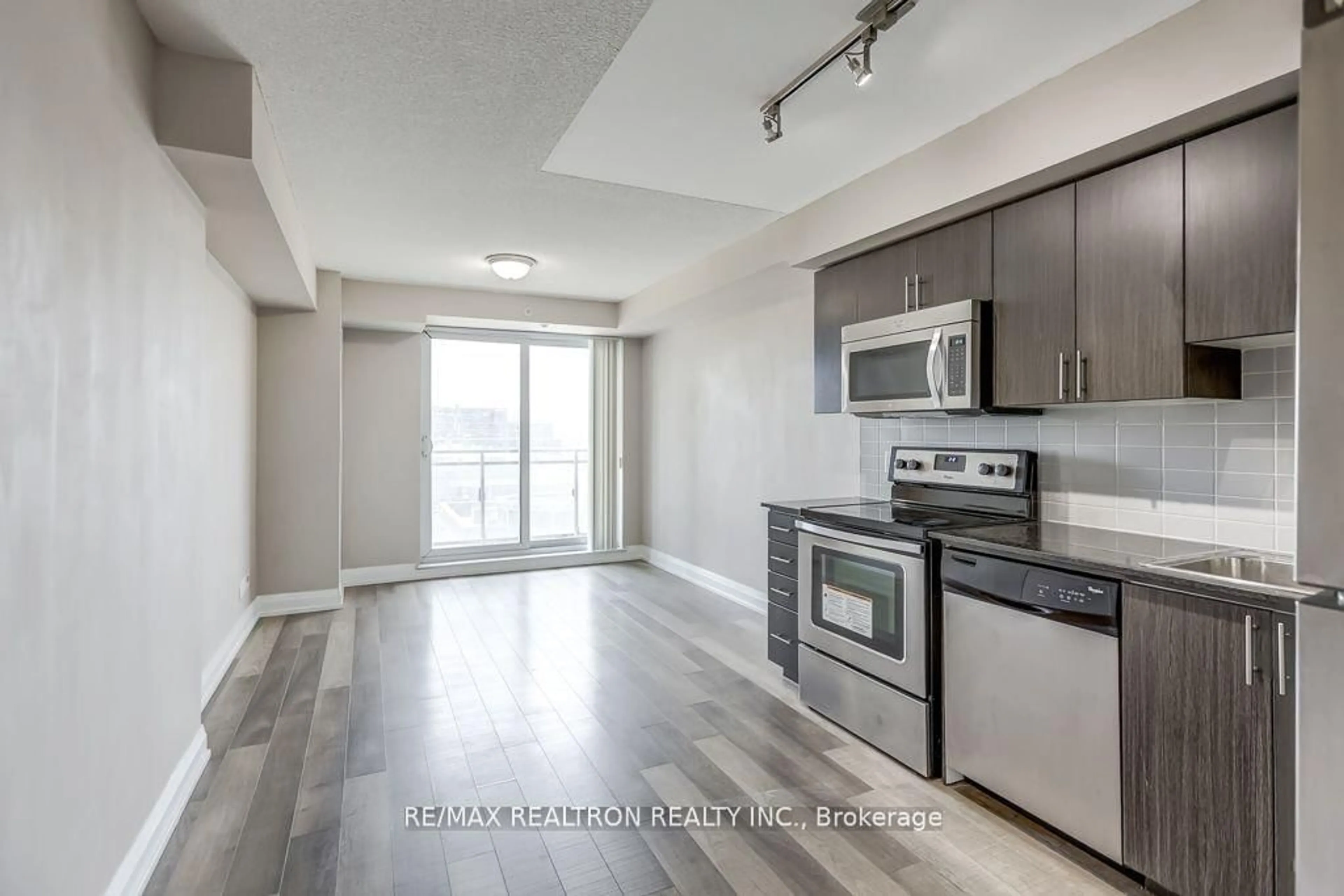 Unknown for 370 Highway 7 #615, Richmond Hill Ontario L4B 0C4