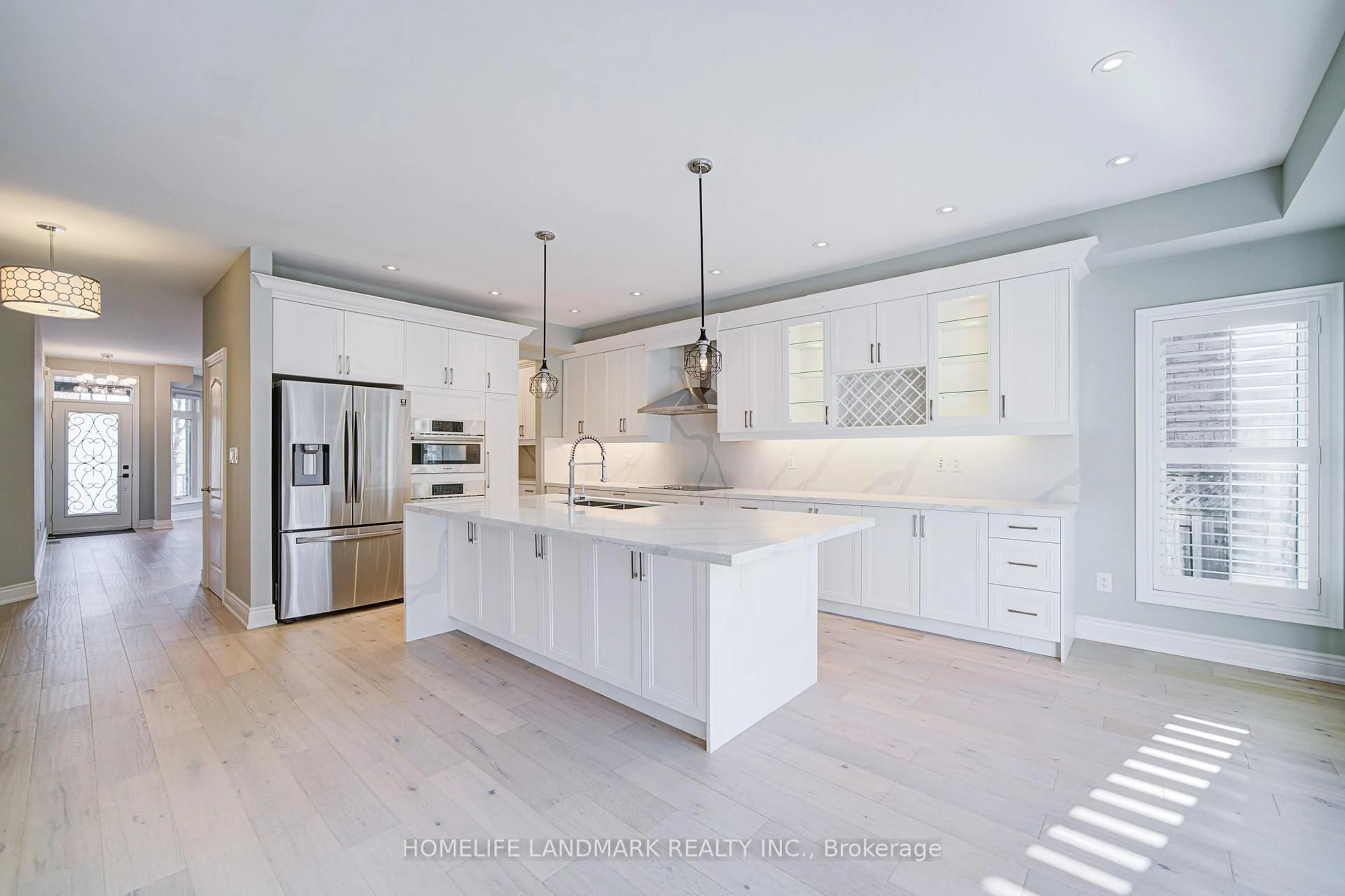 Open concept kitchen, ceramic/tile floor for 214 Alfred Paterson Dr, Markham Ontario L6E 2E7