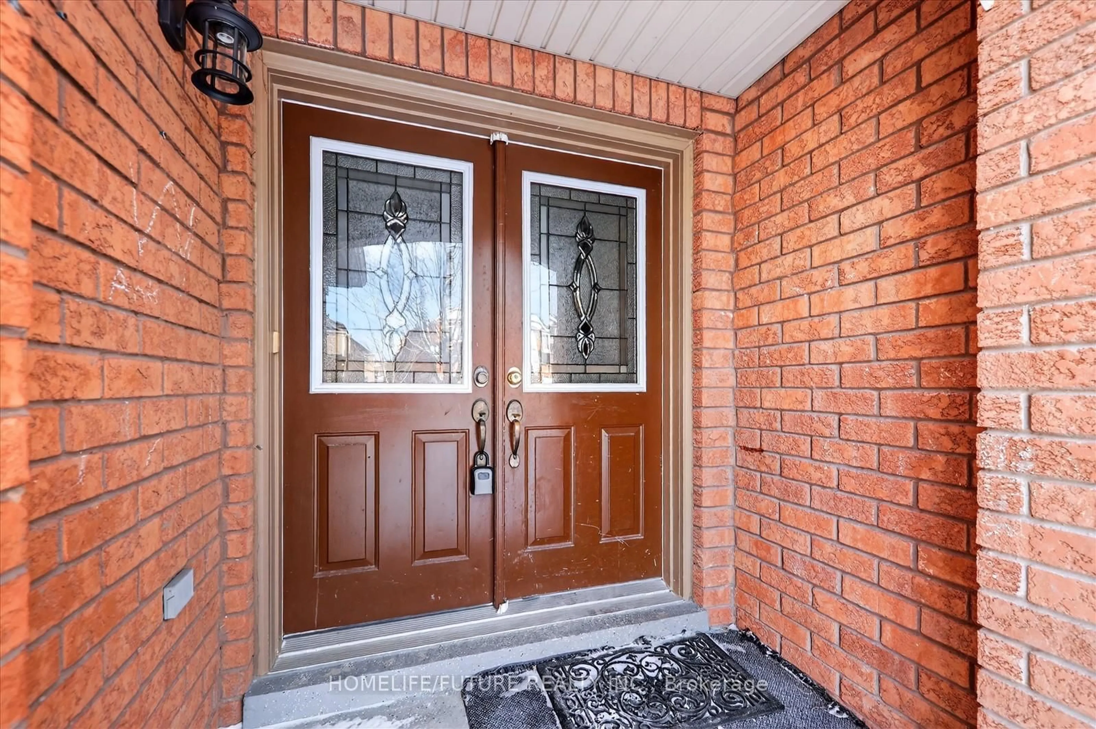 Indoor entryway for 35 Tara Cres, Markham Ontario L3S 4S8
