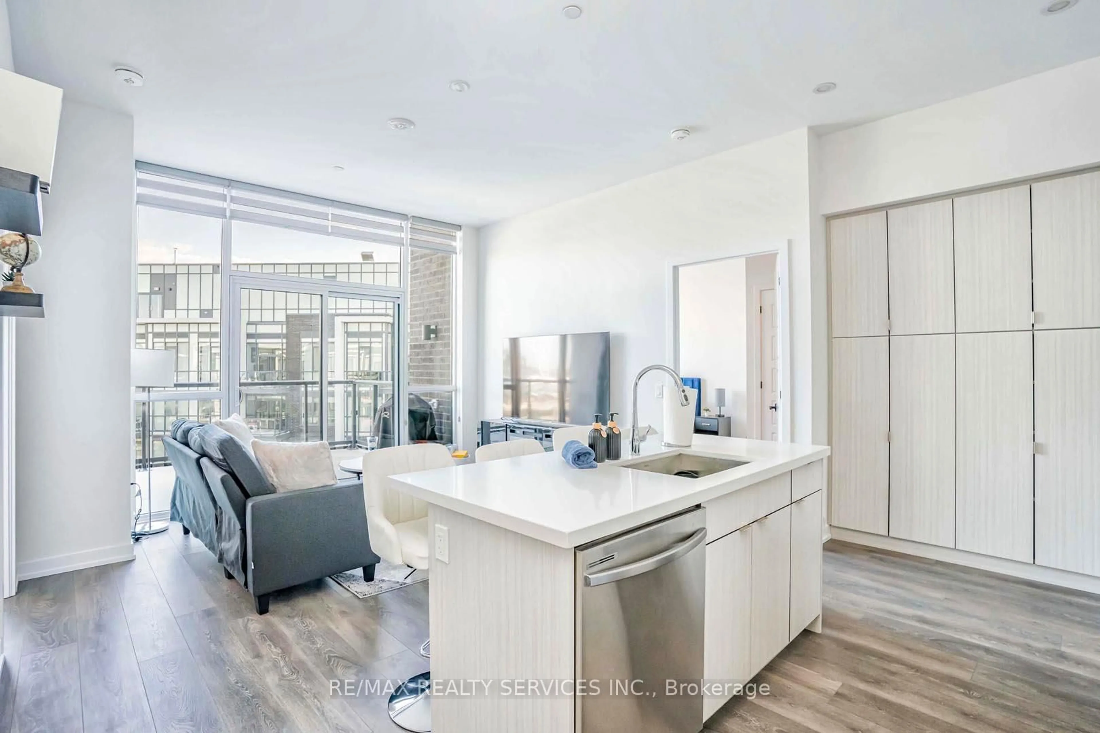 Open concept kitchen, unknown for 415 Sea Ray Ave #403, Innisfil Ontario L9S 0R5