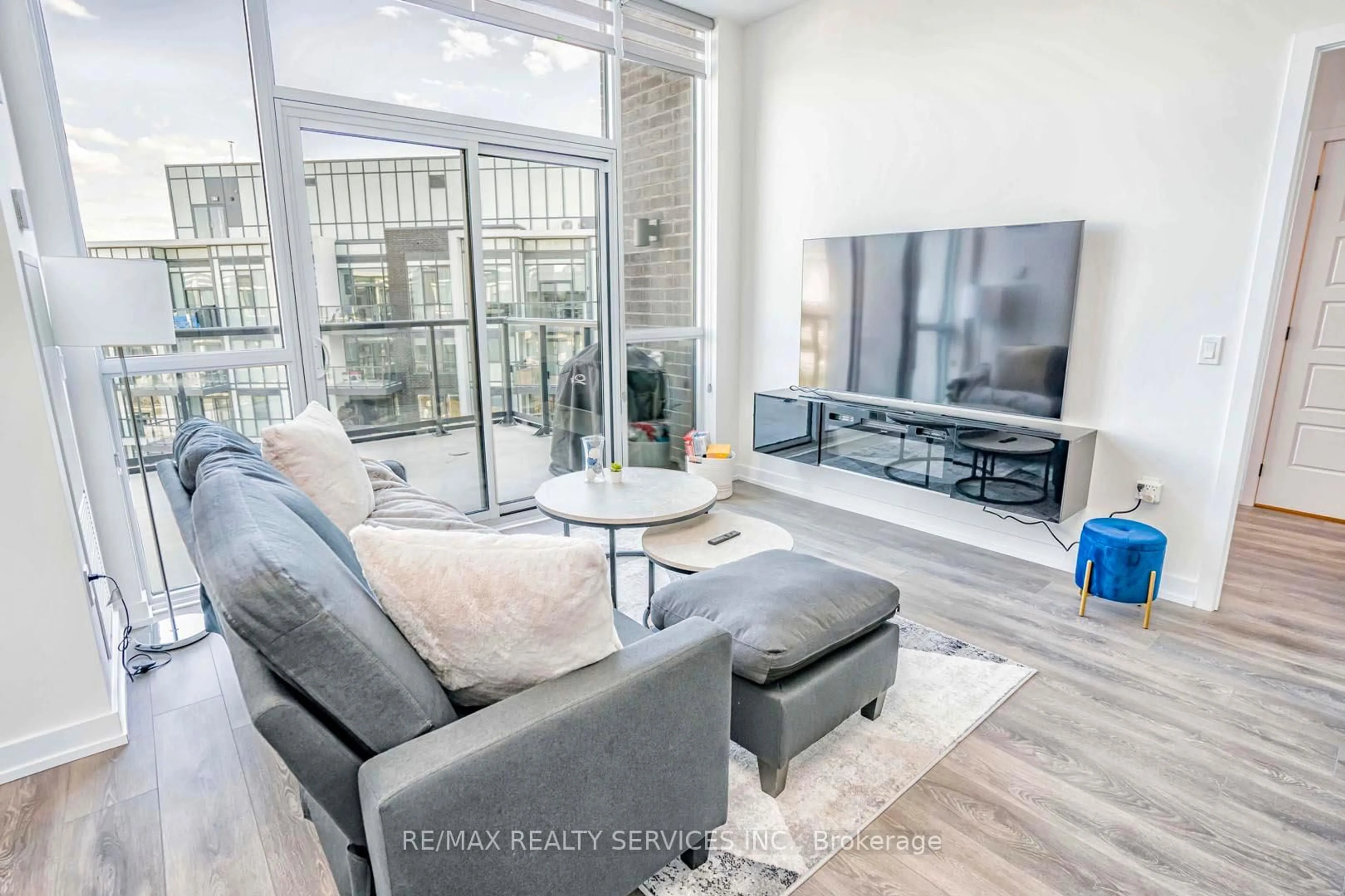 Living room with furniture, unknown for 415 Sea Ray Ave #403, Innisfil Ontario L9S 0R5