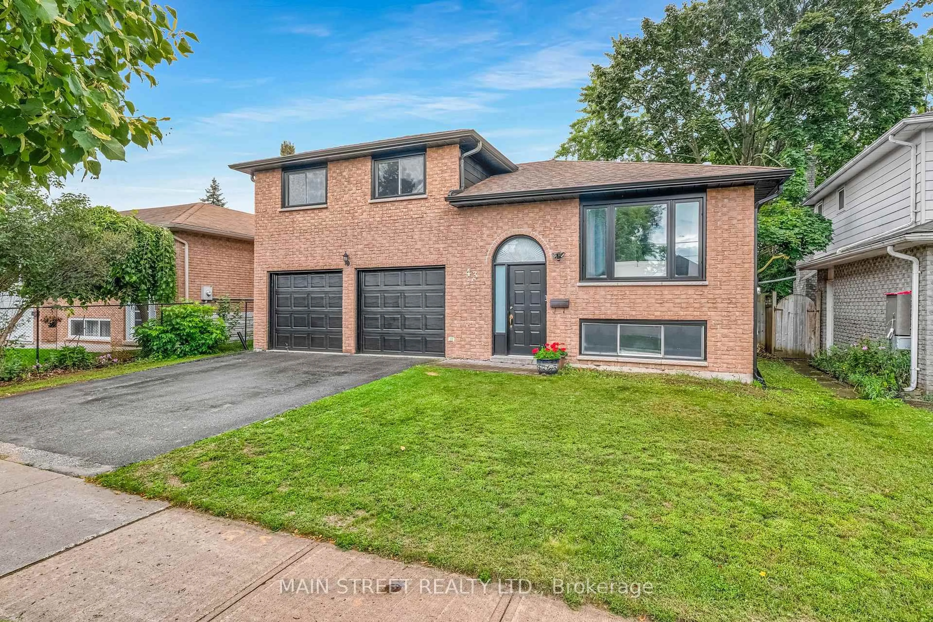 Home with brick exterior material, street for 43 Riverglen Dr, Georgina Ontario L4P 3K7