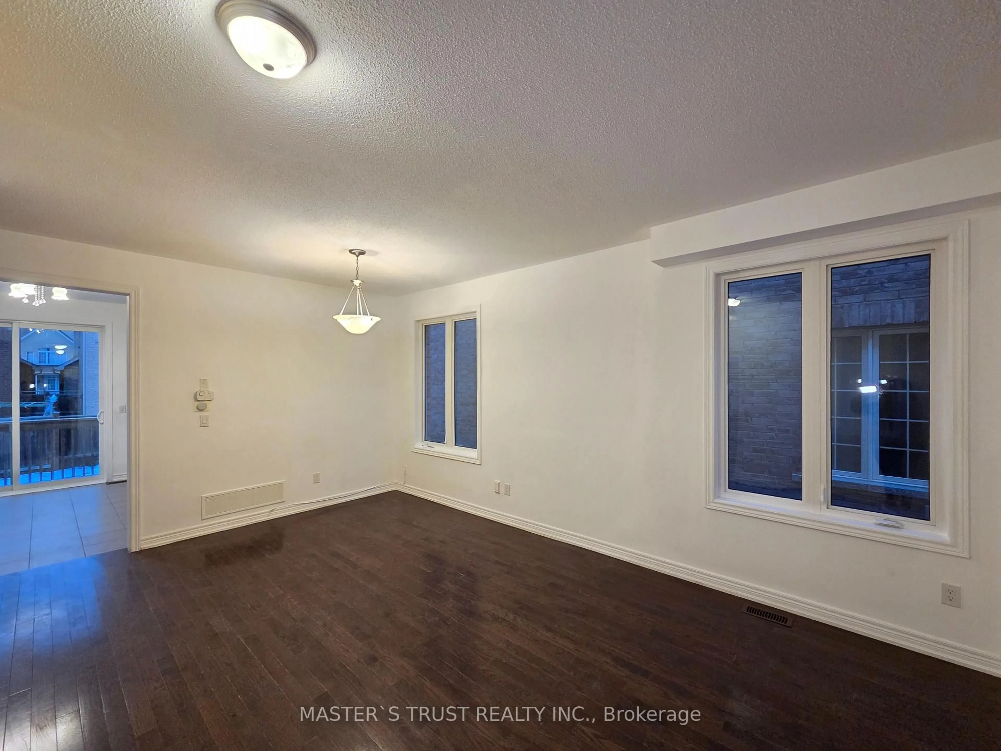 A pic of a room for 11 Beacon Point St, Markham Ontario L6E 0P3