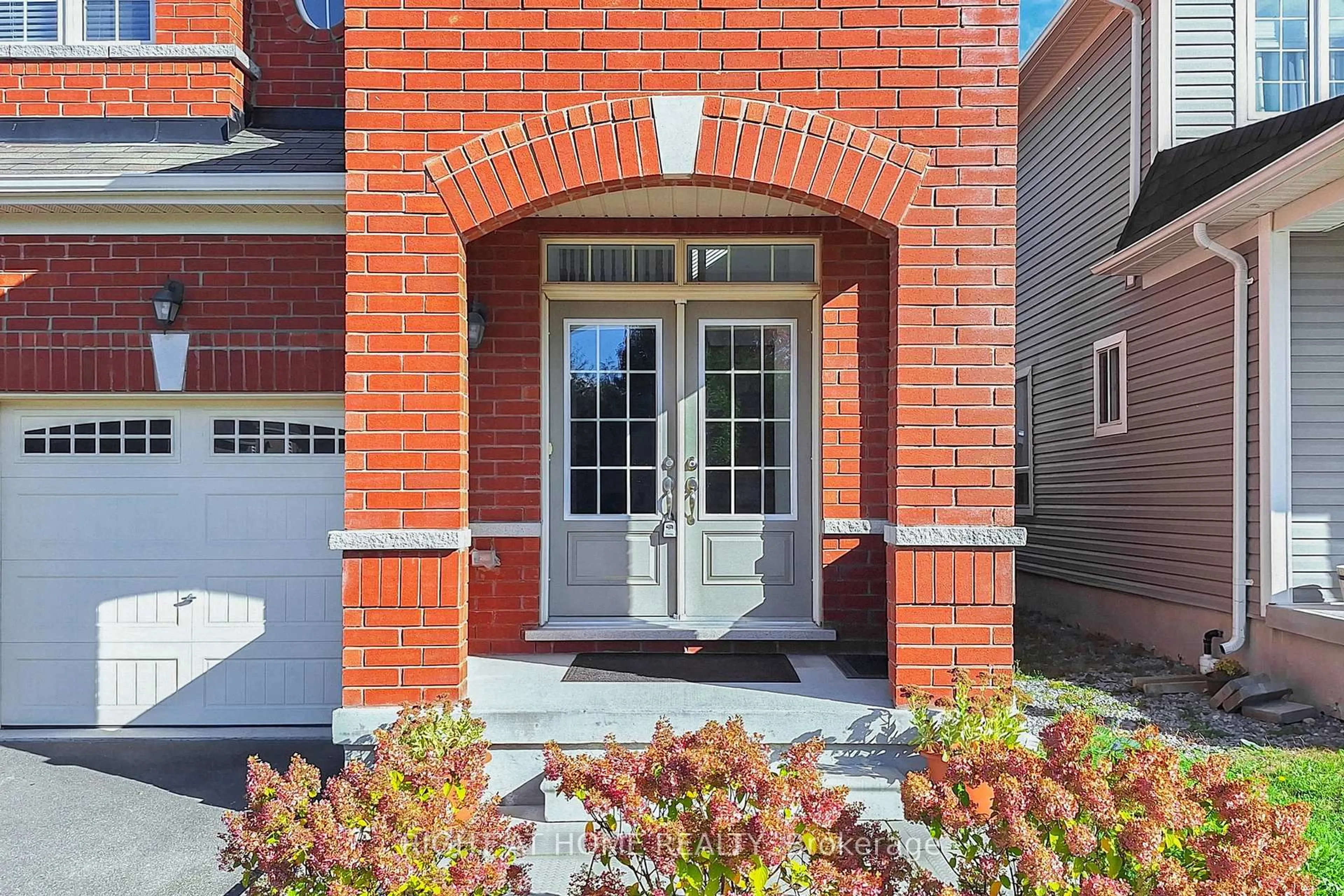 Home with brick exterior material, street for 11 Robert Wilson Cres, Georgina Ontario L4P 0G8