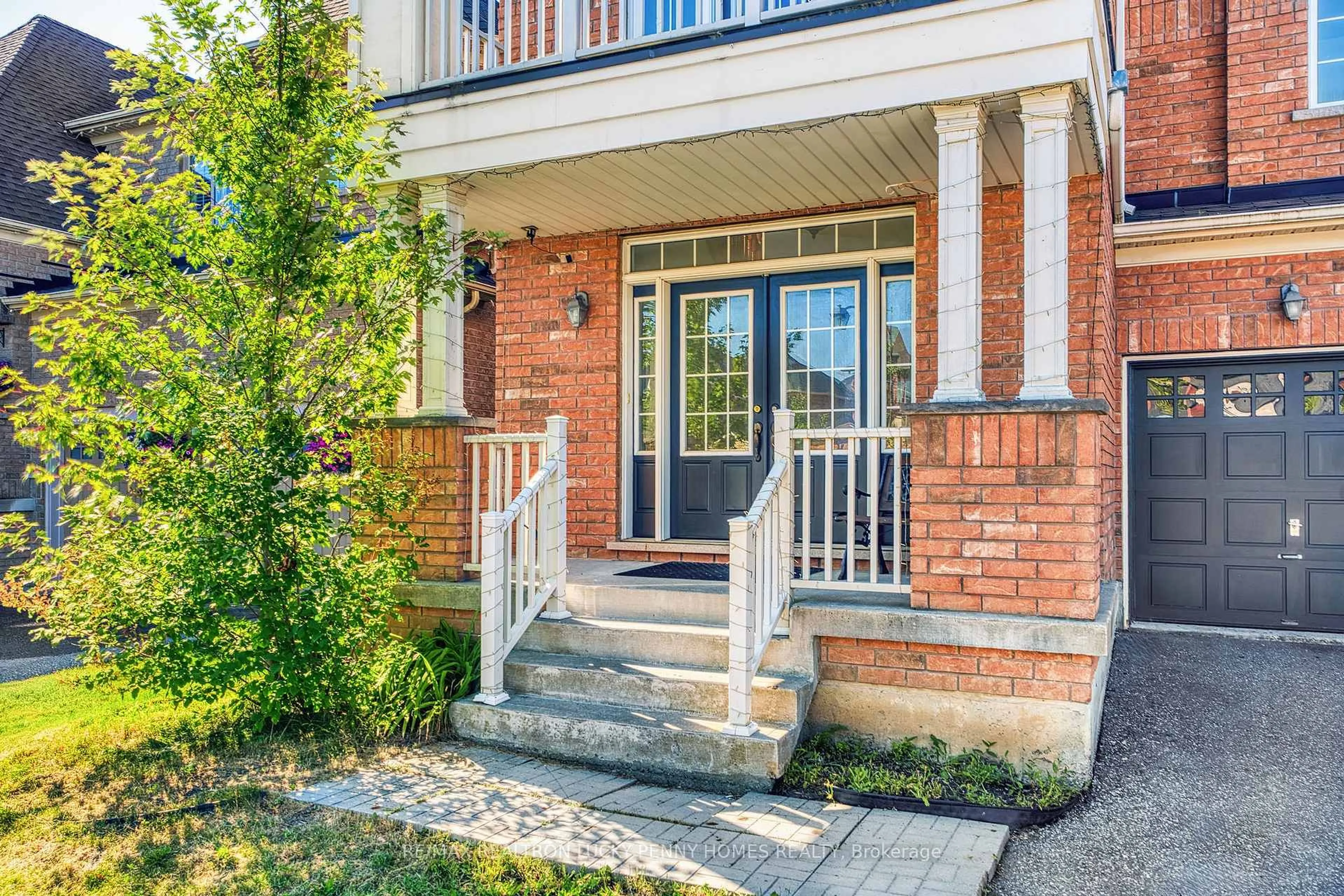 Home with brick exterior material, street for 22 Greenbury Crt, Whitchurch-Stouffville Ontario L4A 0S1