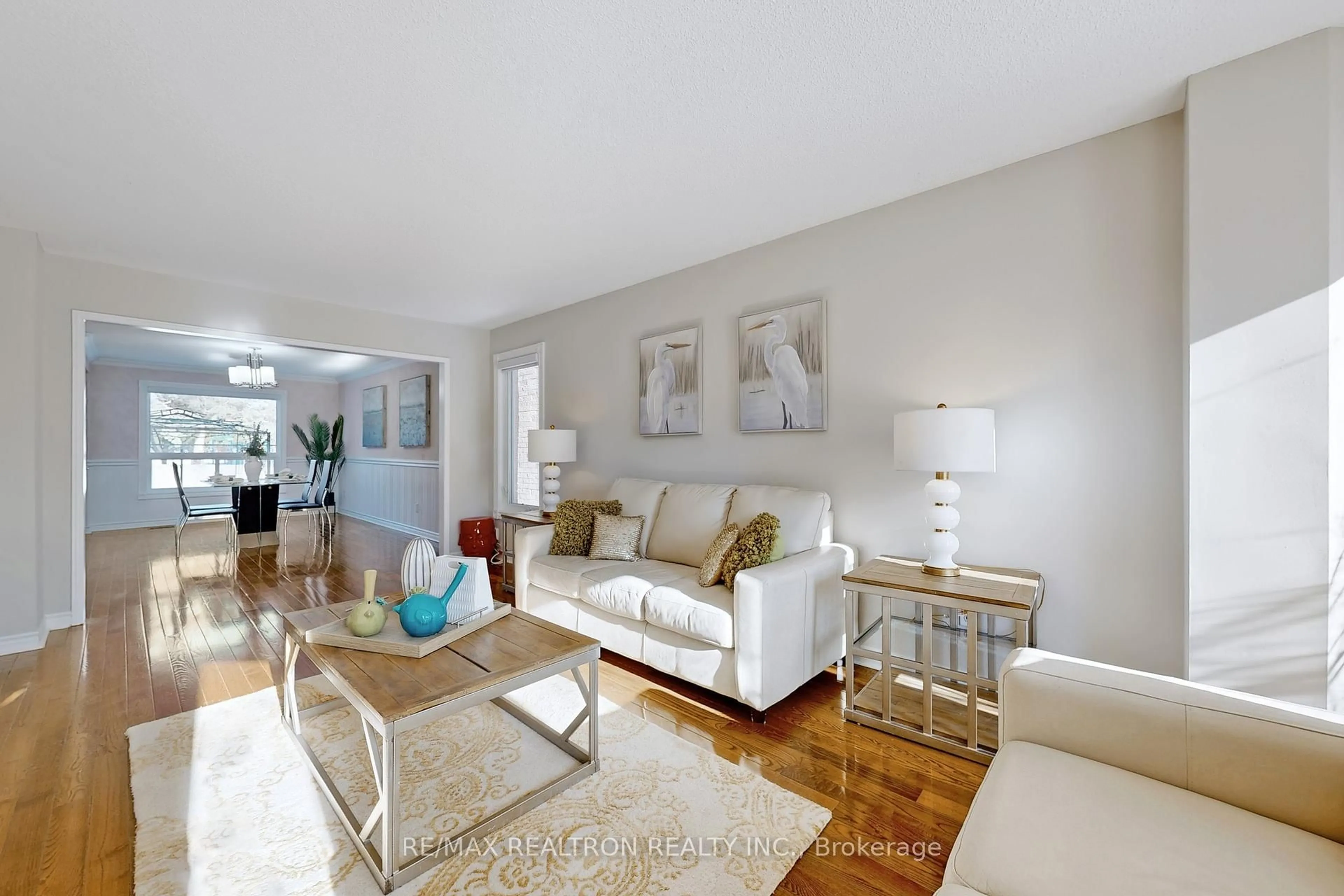 Living room with furniture, unknown for 204 Chelwood Dr, Vaughan Ontario L4J 7C2