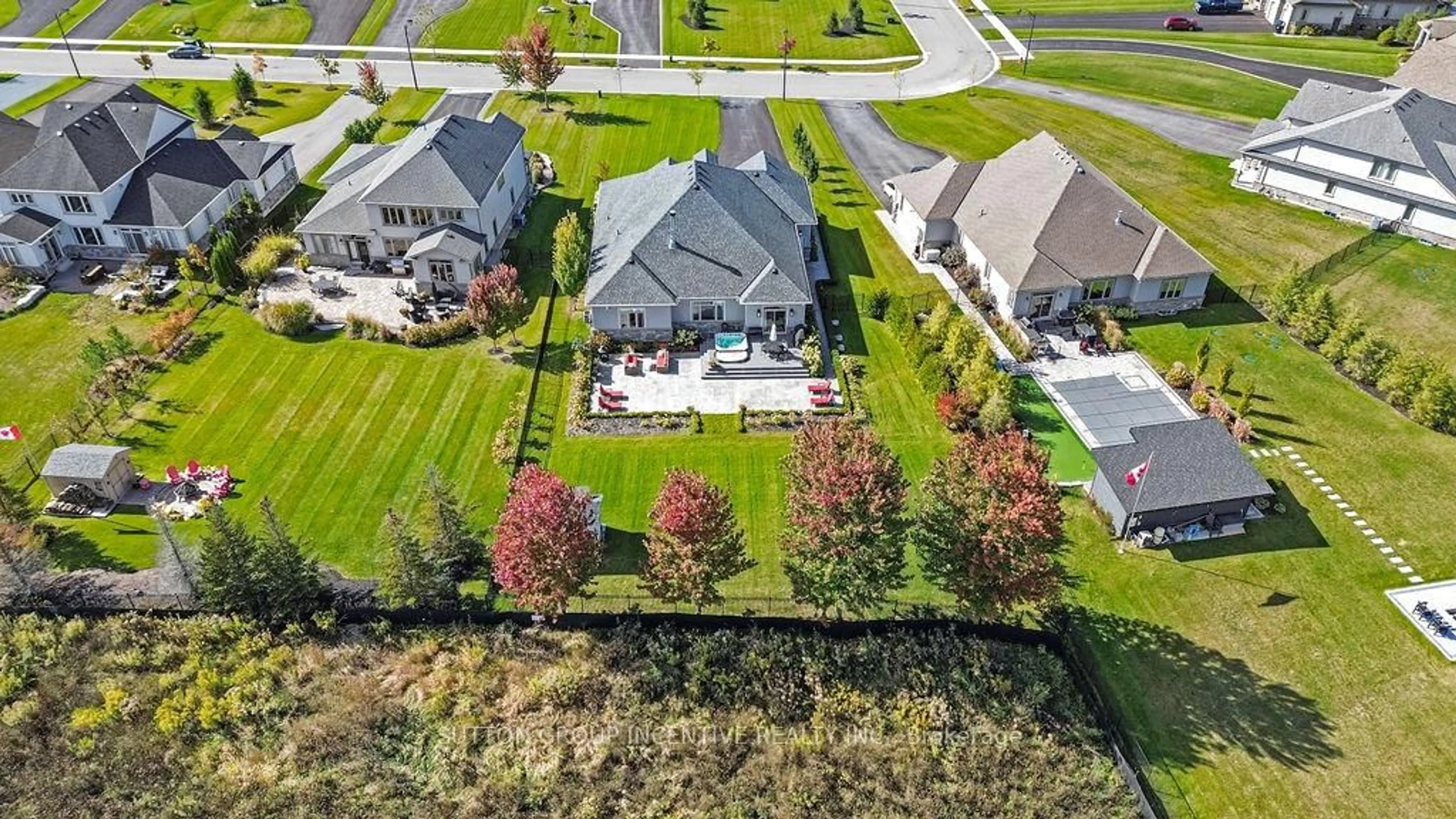 A pic from outside/outdoor area/front of a property/back of a property/a pic from drone, street for 327 Sunnybrae Ave, Innisfil Ontario L9S 0K9