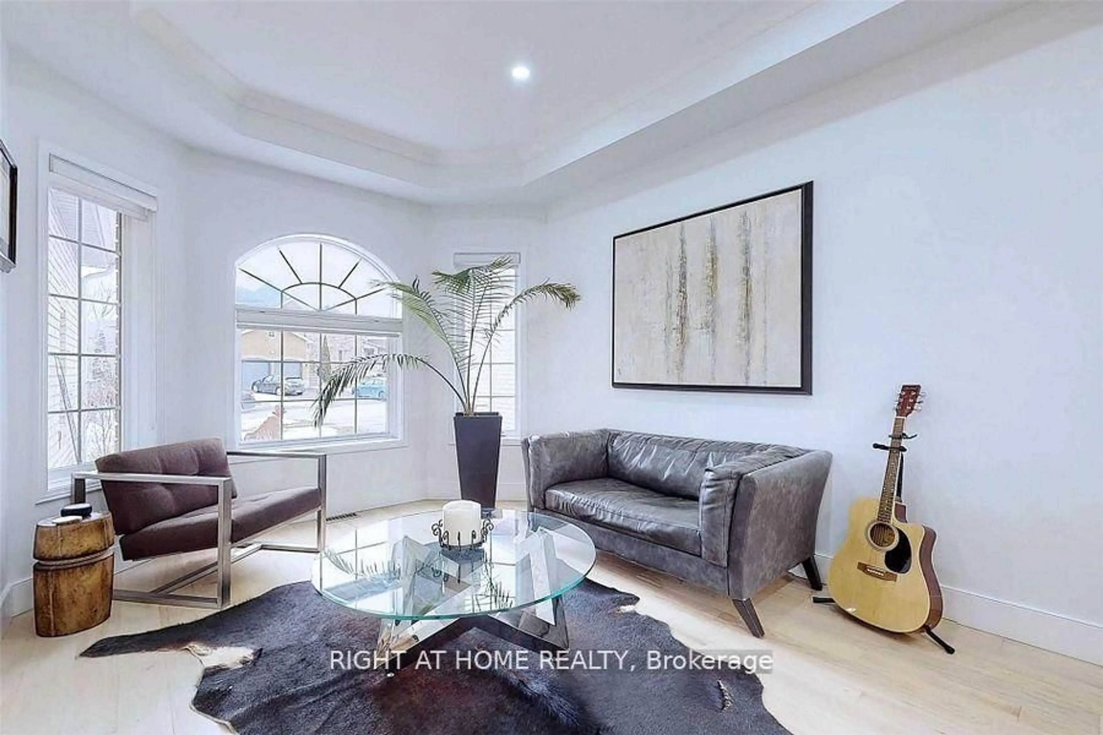 Living room with furniture, unknown for 1269 Gina St, Innisfil Ontario L9S 1T1