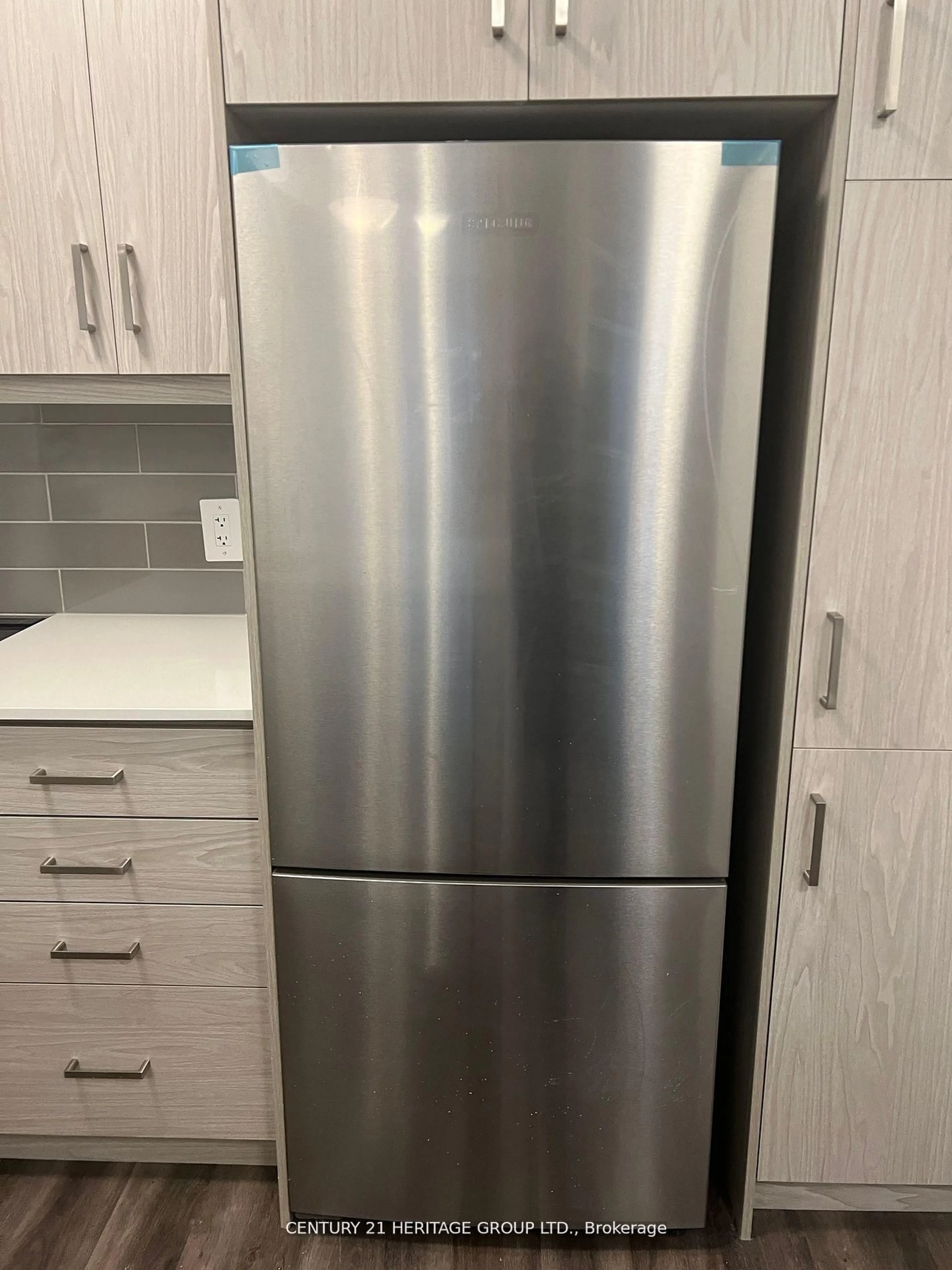 Standard kitchen, unknown for 39 Honeycrisp Cres #78, Vaughan Ontario L4K 0N6