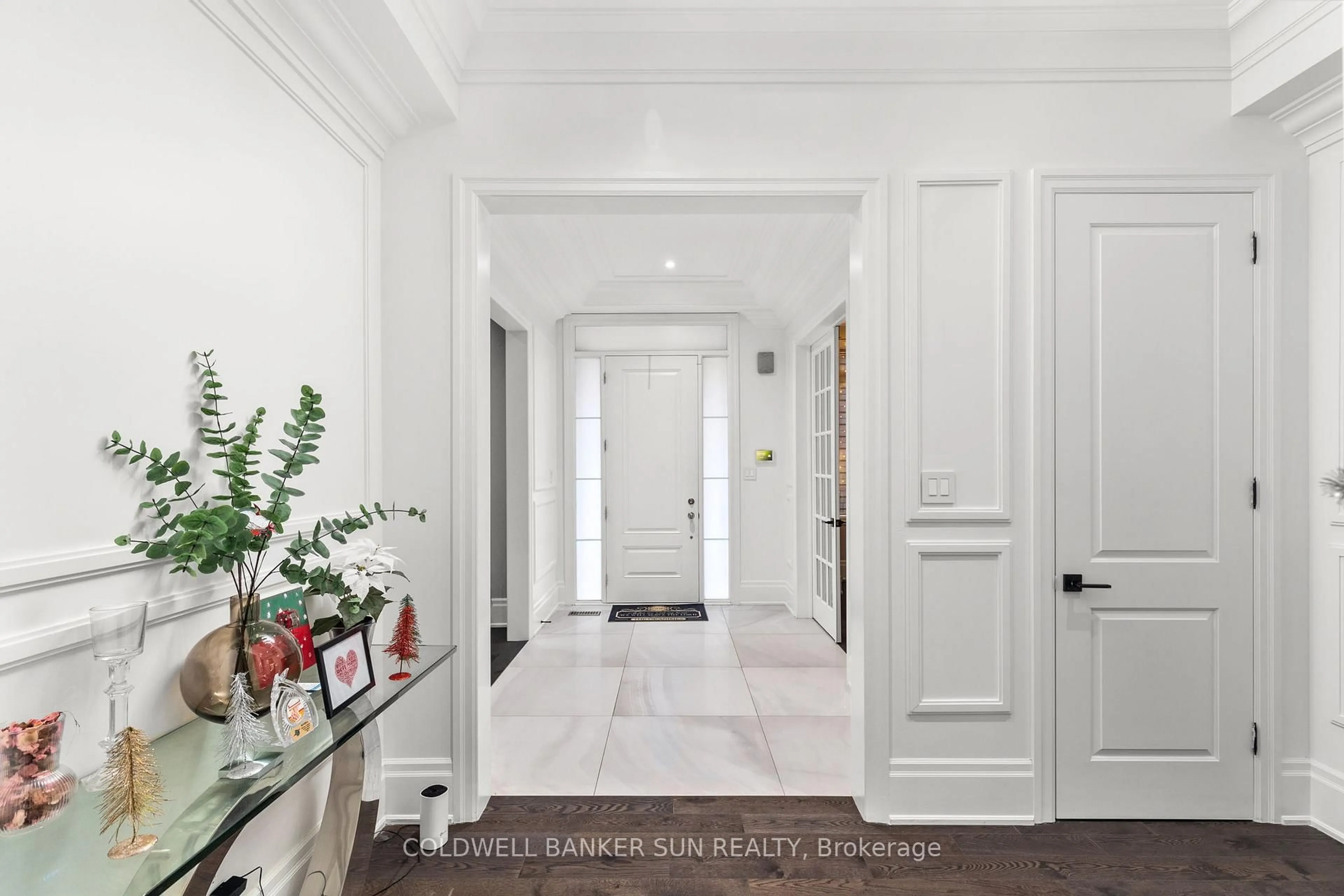 Indoor entryway for 23 Mumberson St, Innisfil Ontario L0L 1L0