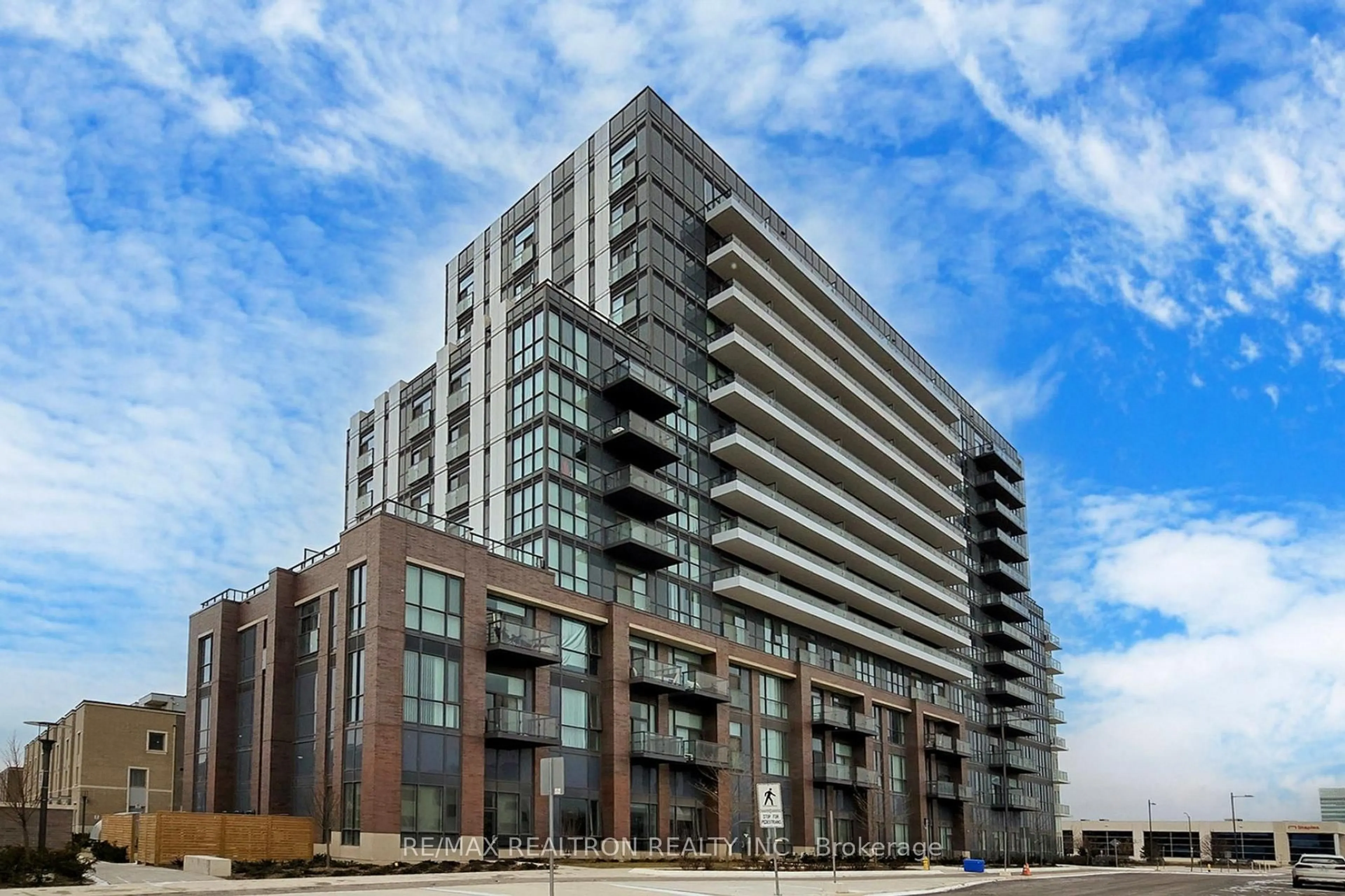 Unknown for 60 Honeycrisp Cres #819, Vaughan Ontario L4K 0N5