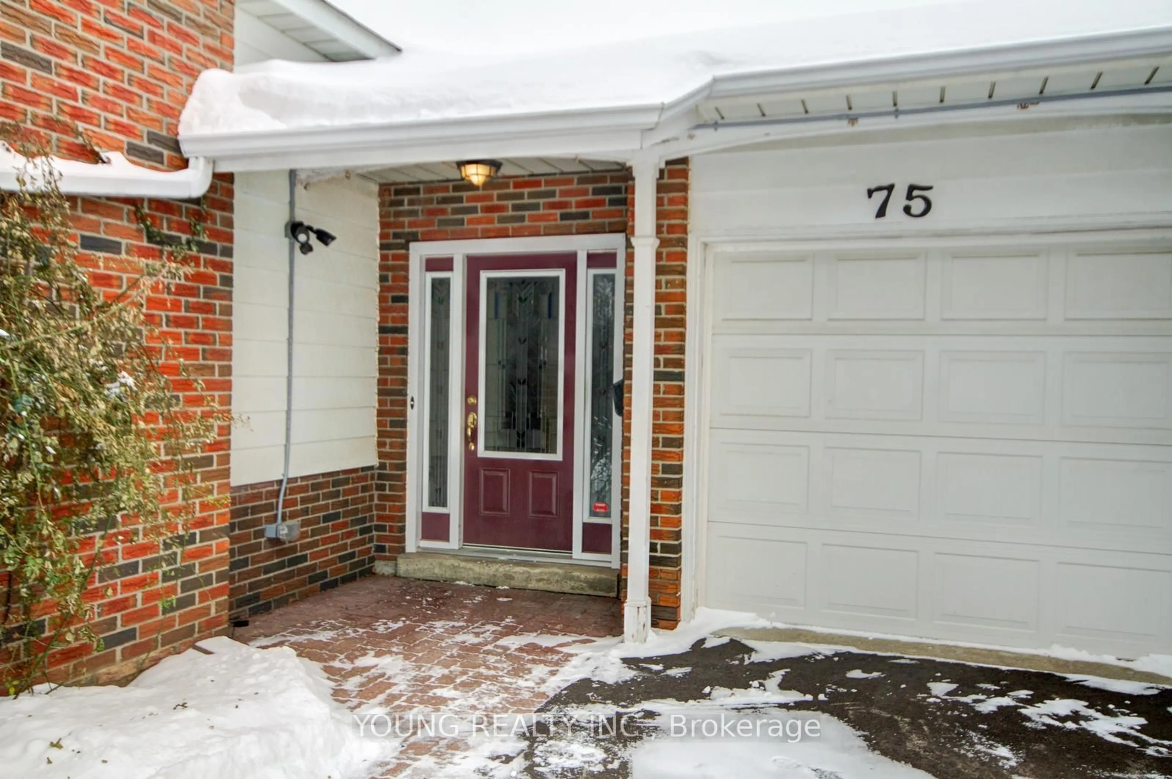 Home with brick exterior material, street for 75 Southdale Dr, Markham Ontario L3P 1J9