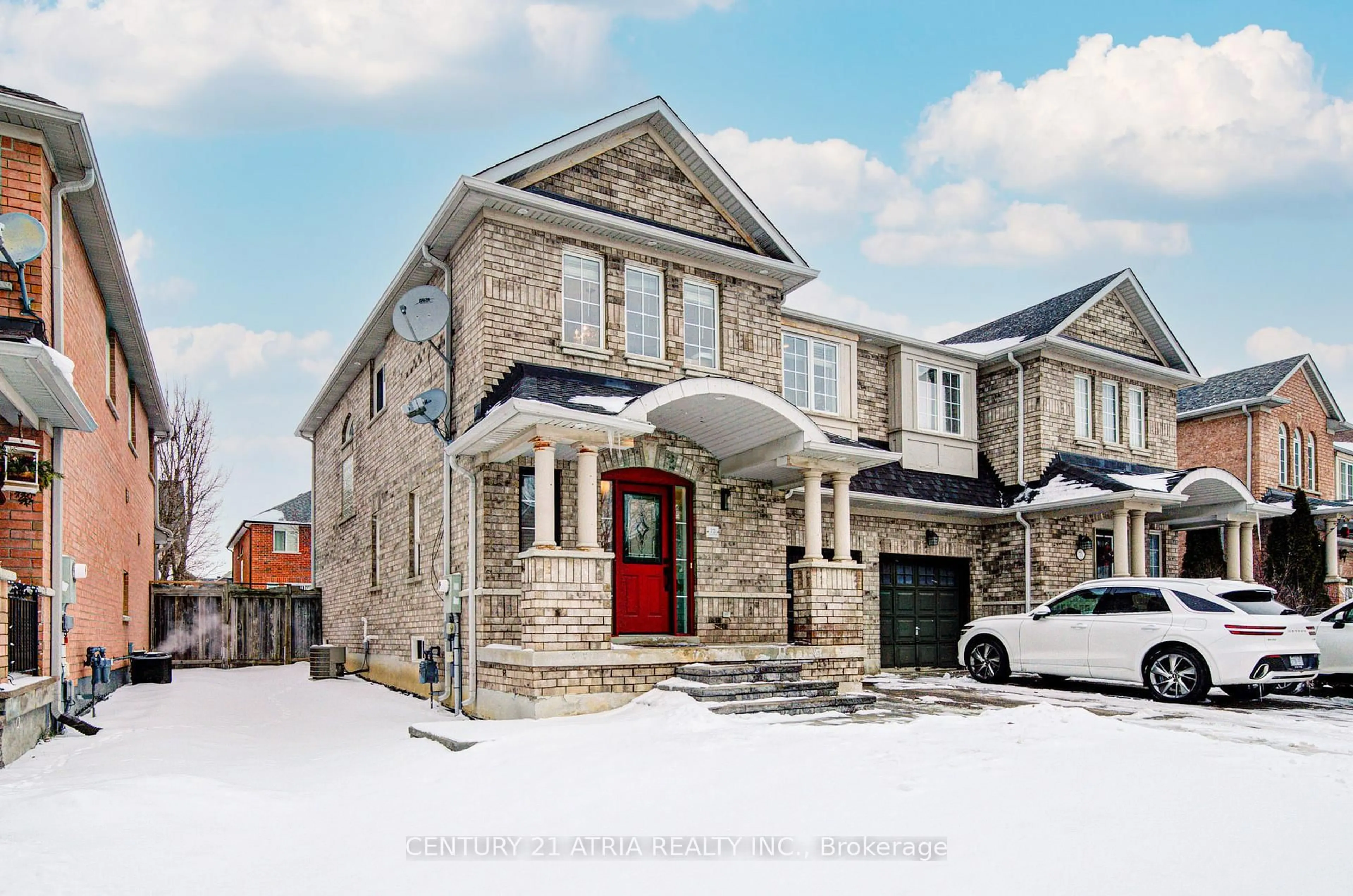 Home with brick exterior material, street for 73 Starr Cres, Aurora Ontario L4G 7X3