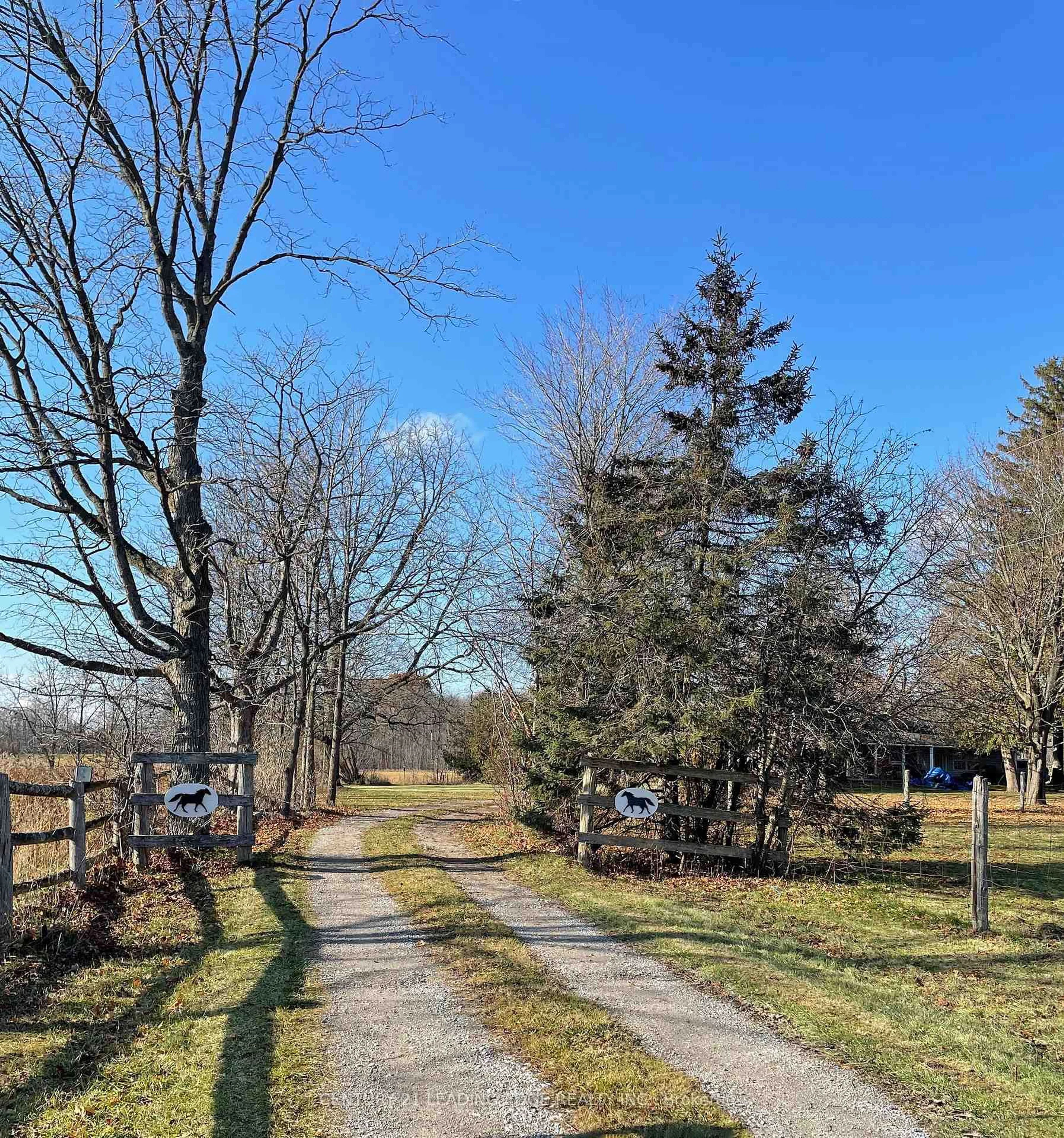 A pic from outside/outdoor area/front of a property/back of a property/a pic from drone, unknown for 6 Kennedy Lane, Whitchurch-Stouffville Ontario L4A 2J5