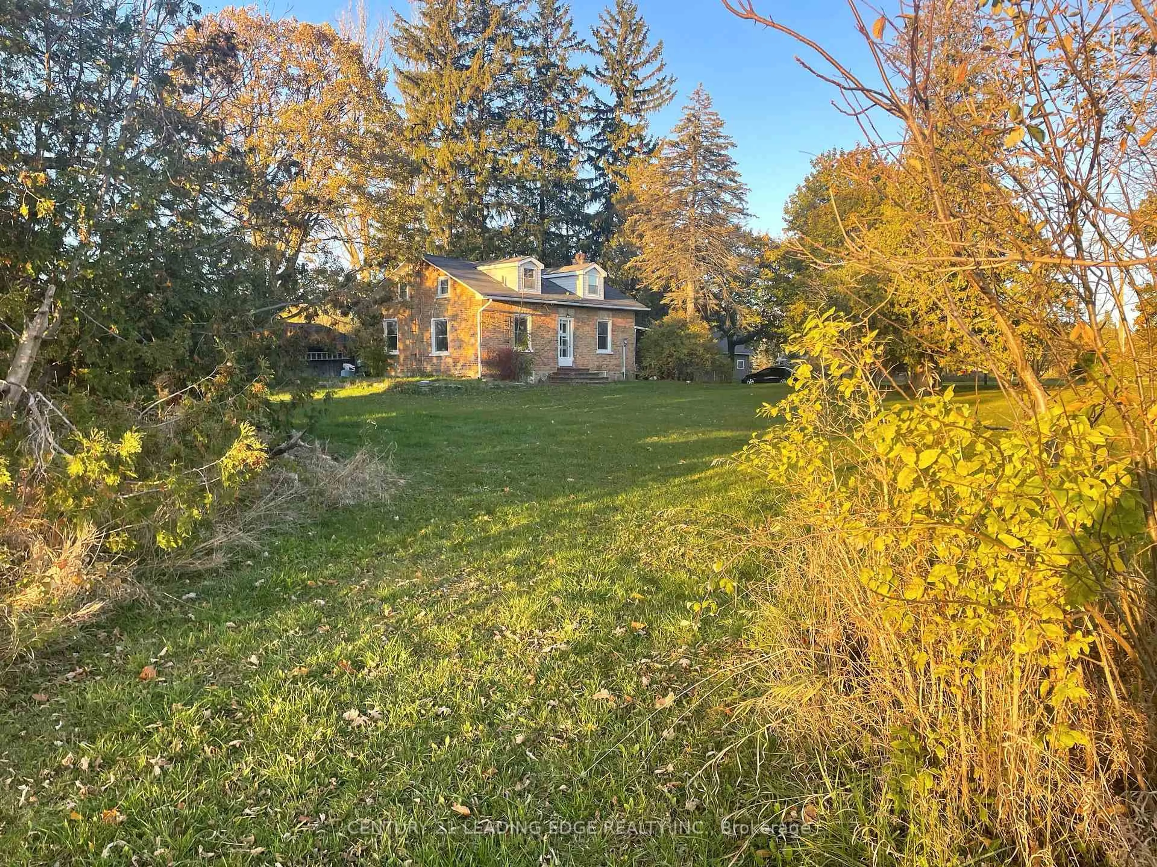 A pic from outside/outdoor area/front of a property/back of a property/a pic from drone, forest/trees view for 6 Kennedy Lane, Whitchurch-Stouffville Ontario L4A 2J5