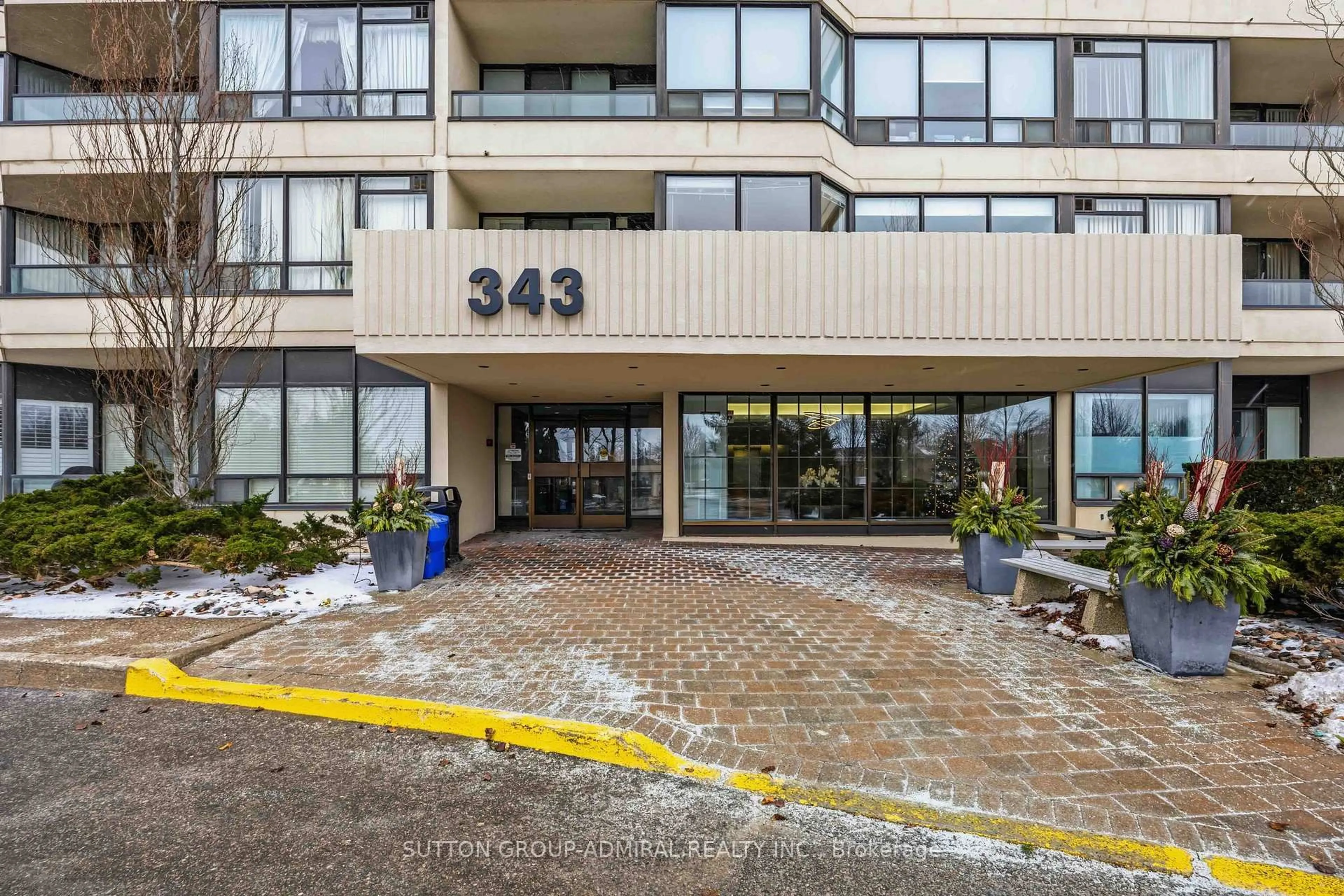 Indoor foyer for 343 Clark Ave #506, Vaughan Ontario L4J 7K5