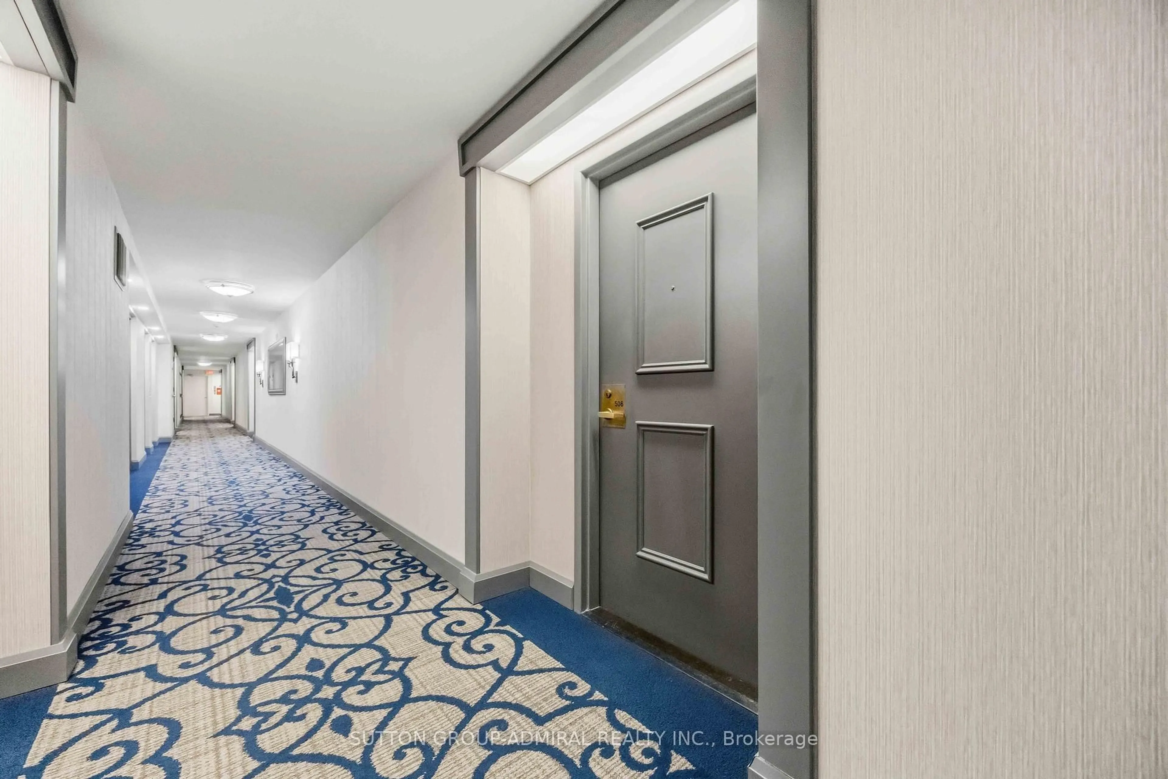 Indoor foyer for 343 Clark Ave #506, Vaughan Ontario L4J 7K5