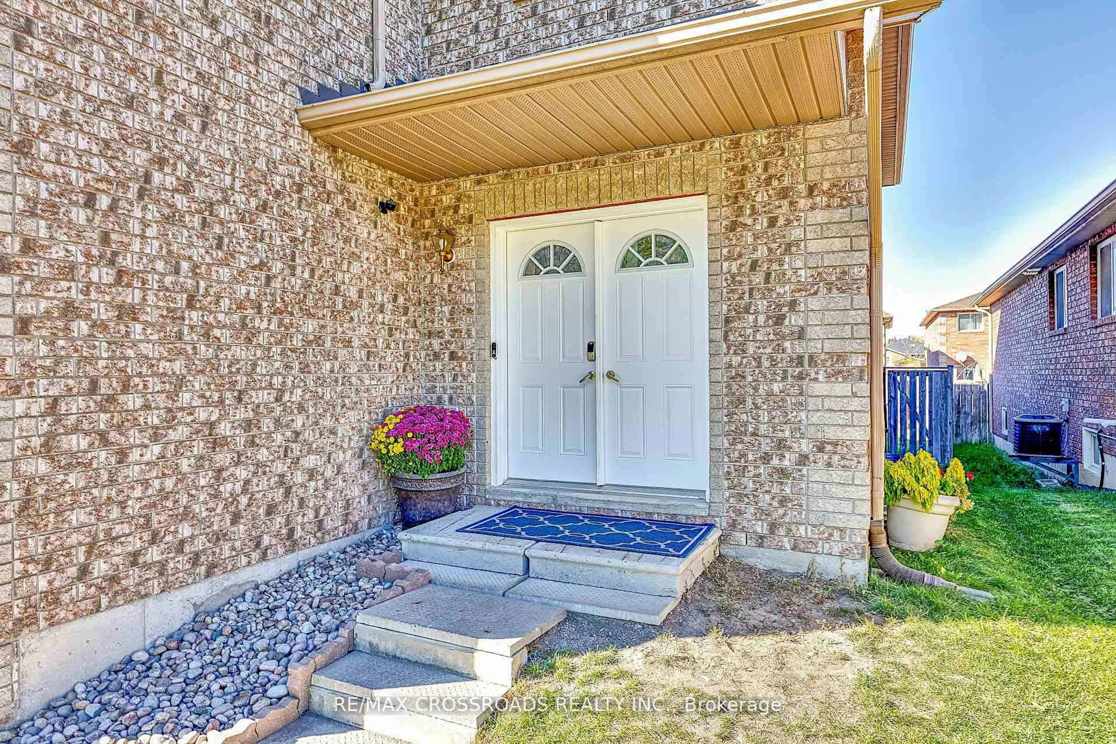 Indoor entryway for 1220 Laurand St, Innisfil Ontario L9S 0E6