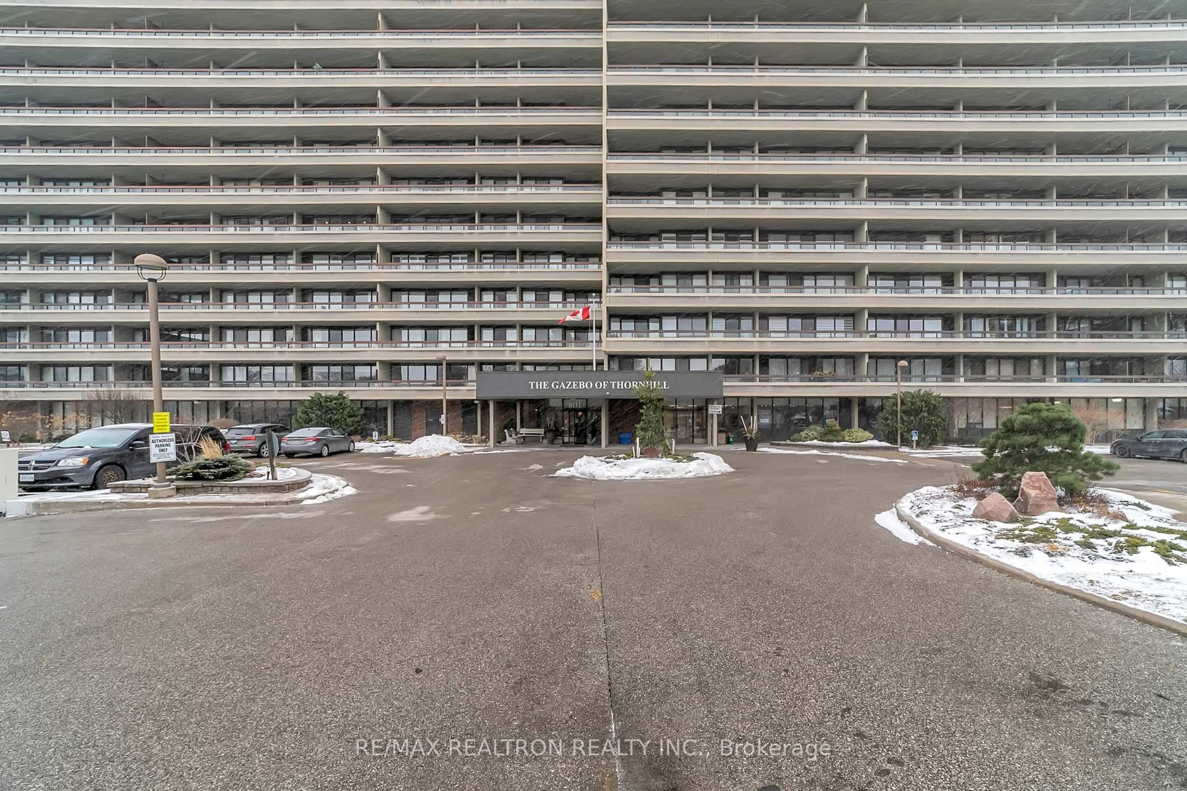 A pic from outside/outdoor area/front of a property/back of a property/a pic from drone, city buildings view from balcony for 8111 Yonge St #608, Markham Ontario L3T 4V9