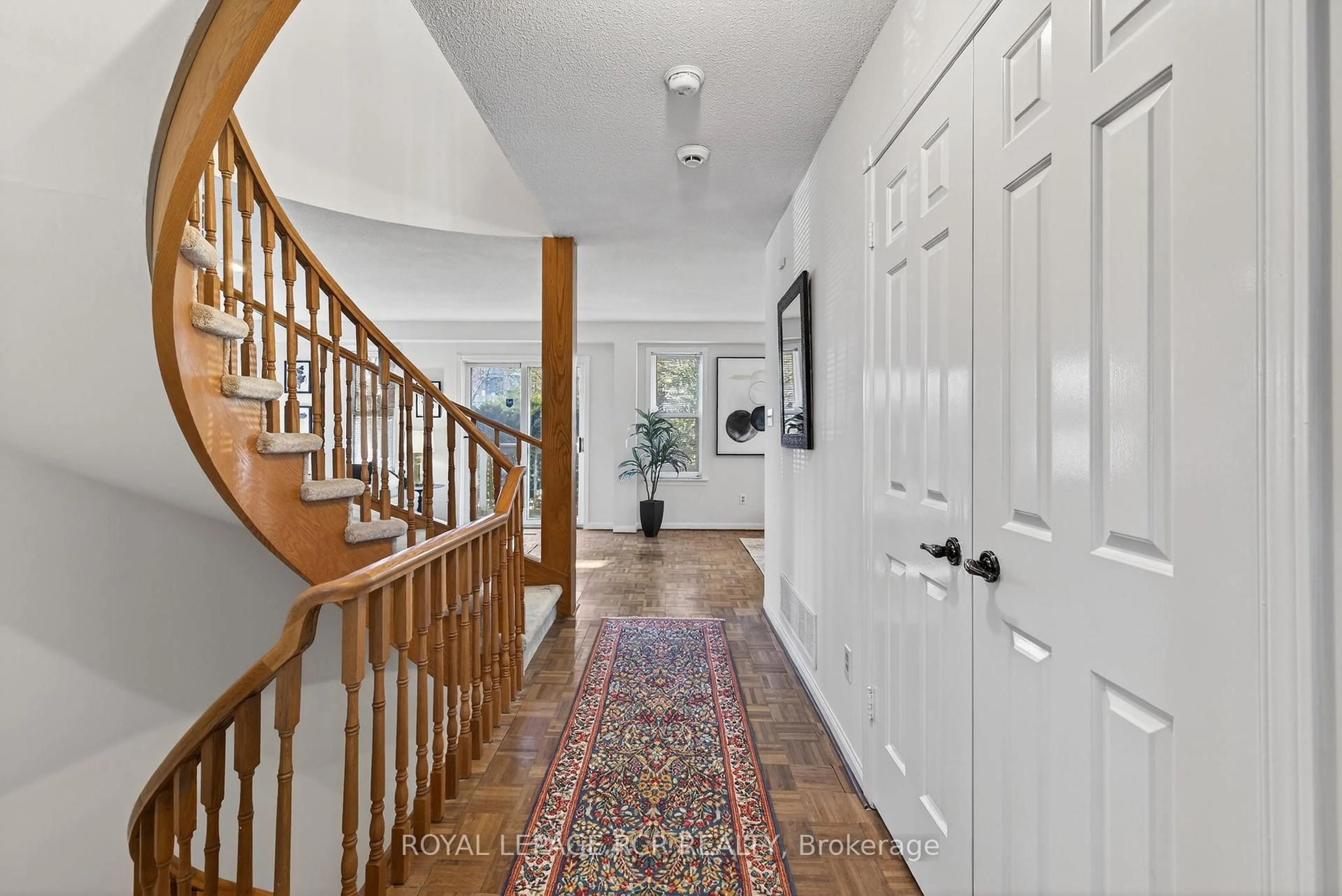 Indoor entryway for 68 Confederation Way #44, Markham Ontario L3T 5R5