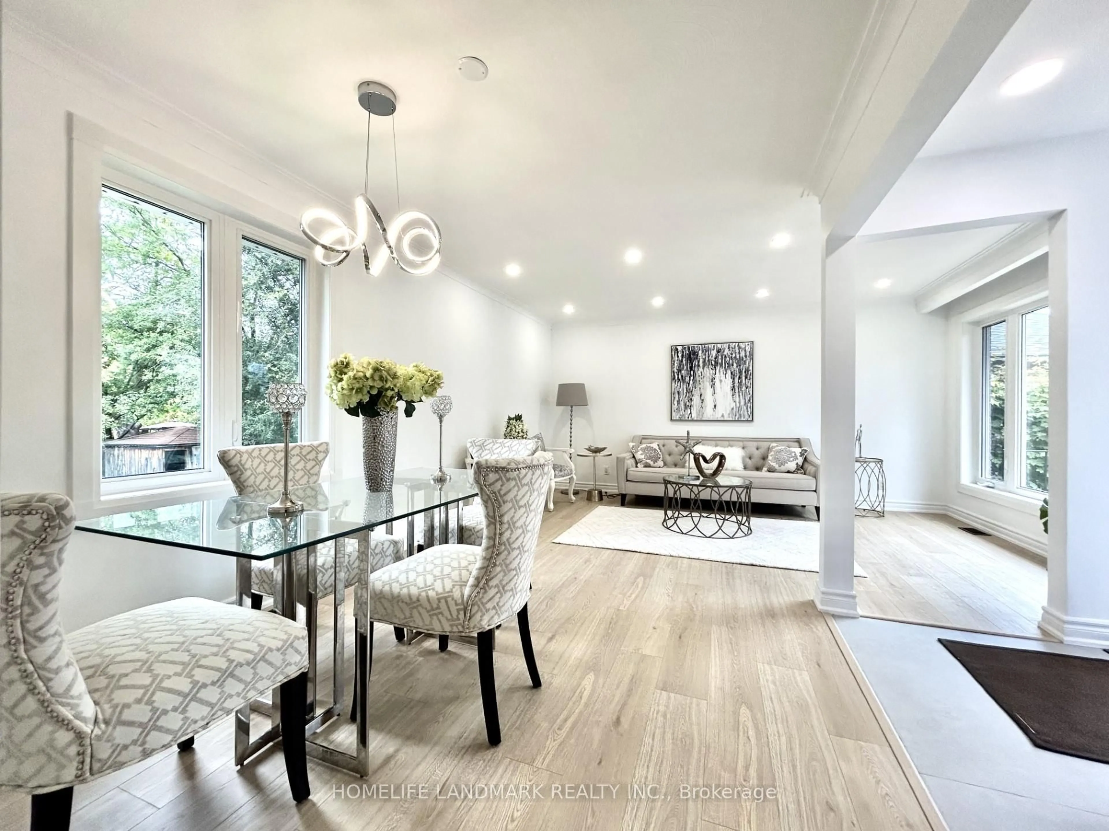 Dining room, unknown for 323 Elmwood Ave, Richmond Hill Ontario L4C 1L7