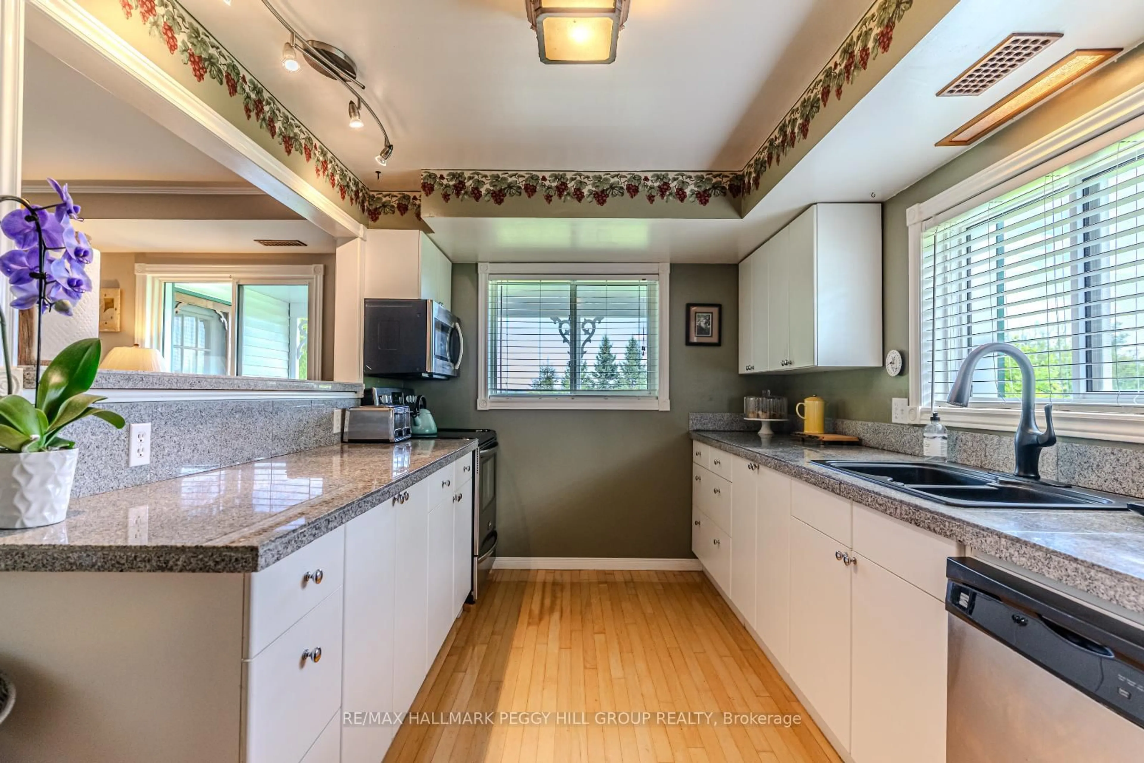 Open concept kitchen, unknown for 8064 9th Line, Essa Ontario L0L 2N0
